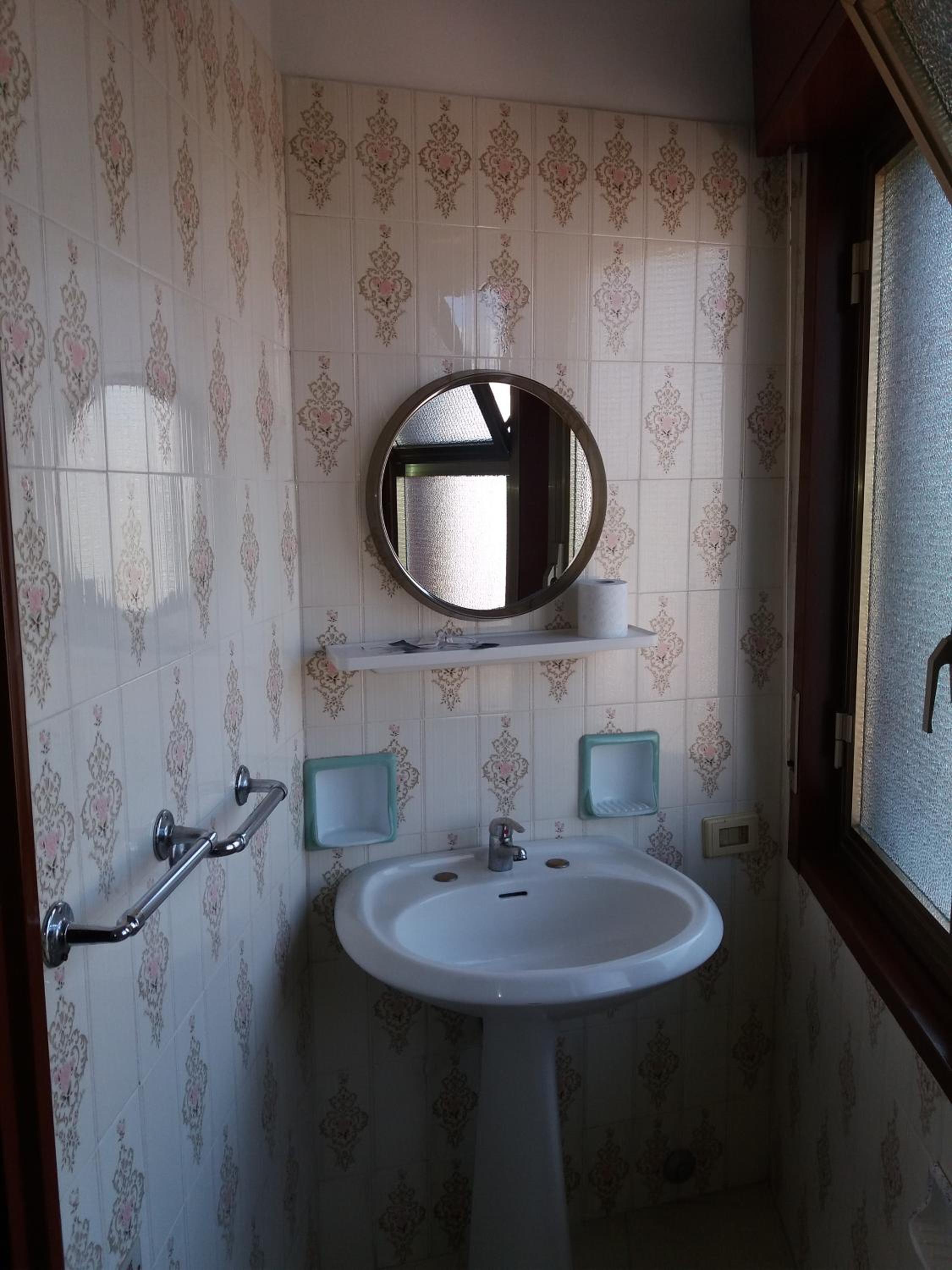 Double Room with Balcony - Photo 3