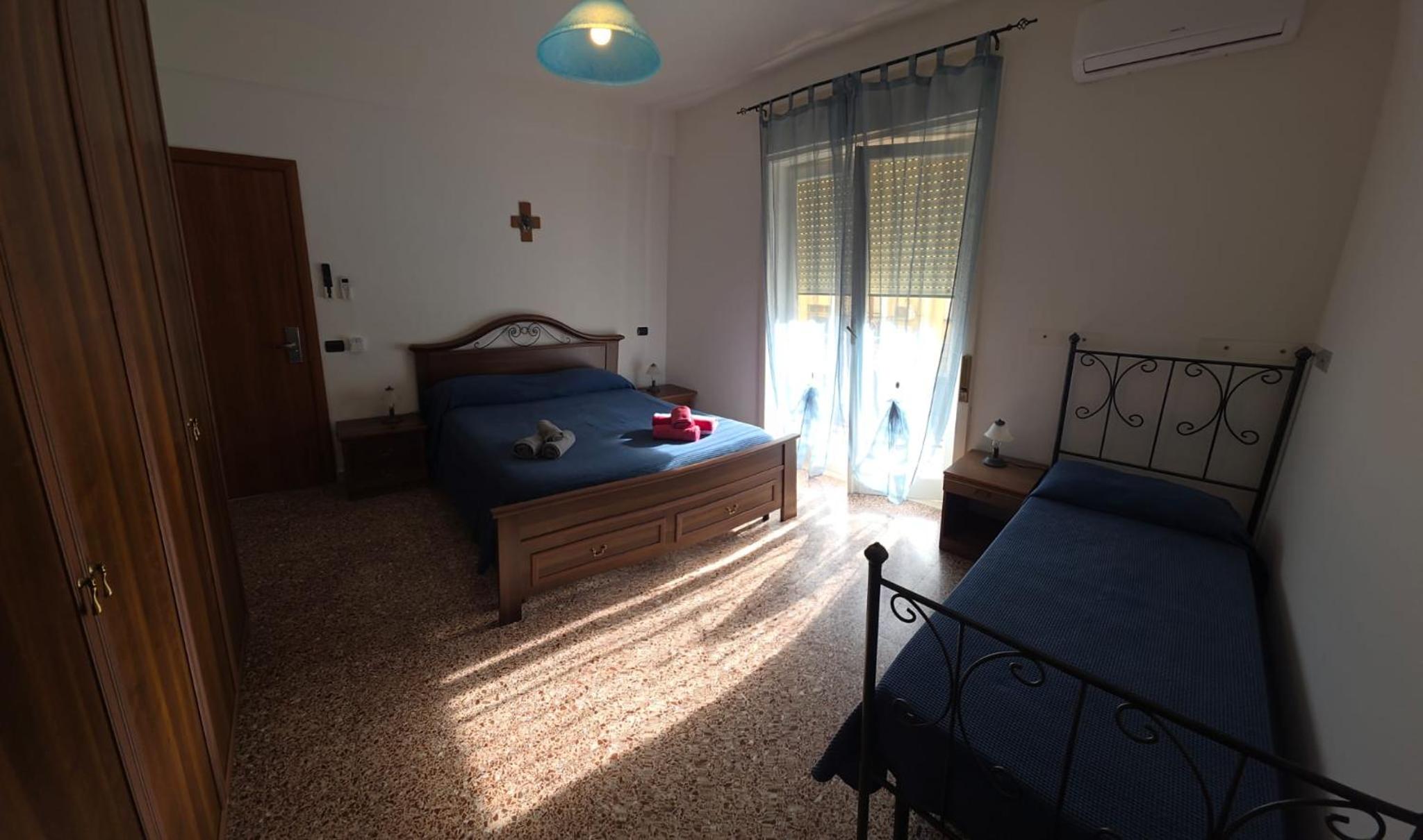 Large Double Room photo 2