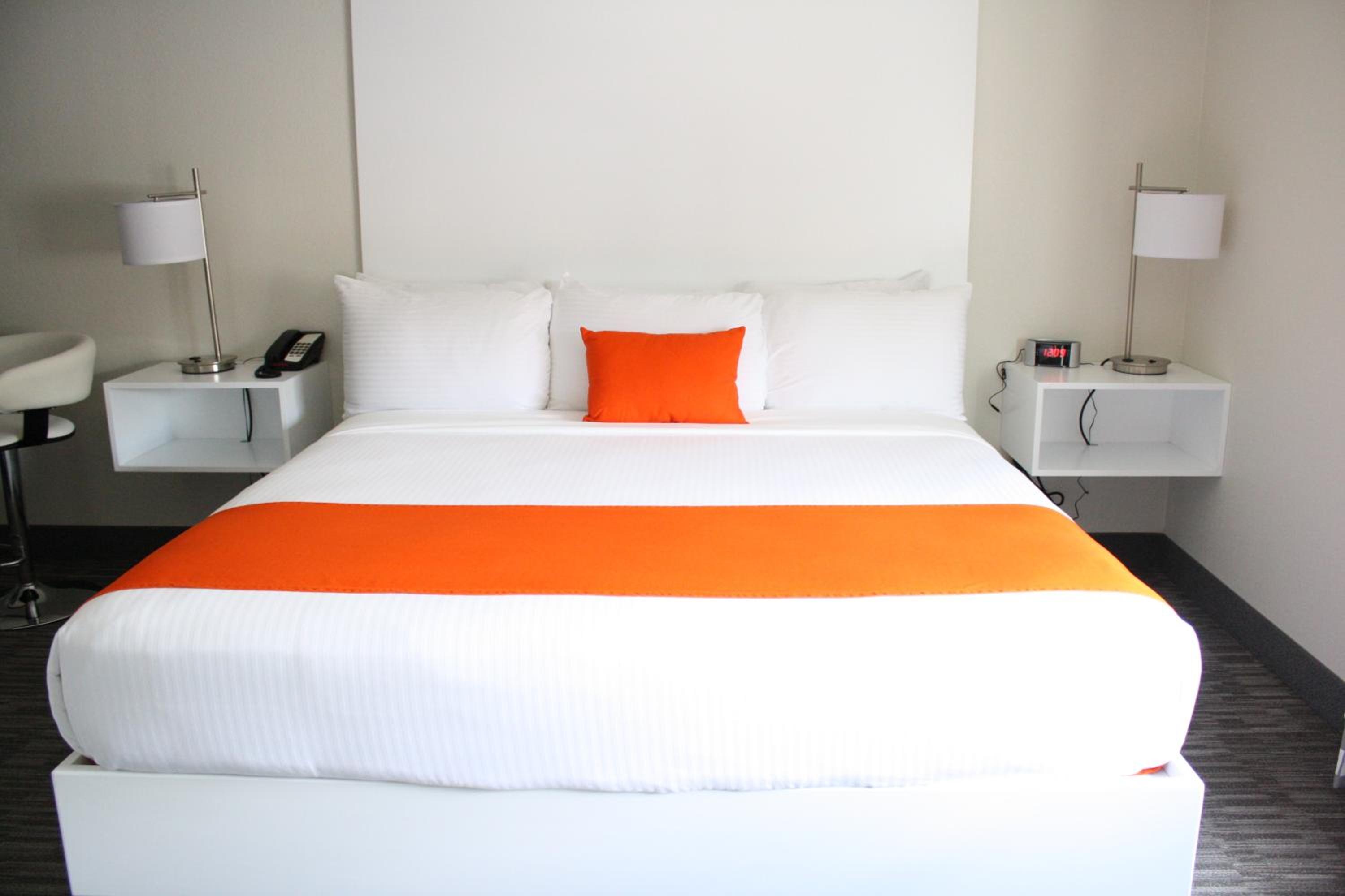 King Suite Upgrade - Accessible/Non Smoking