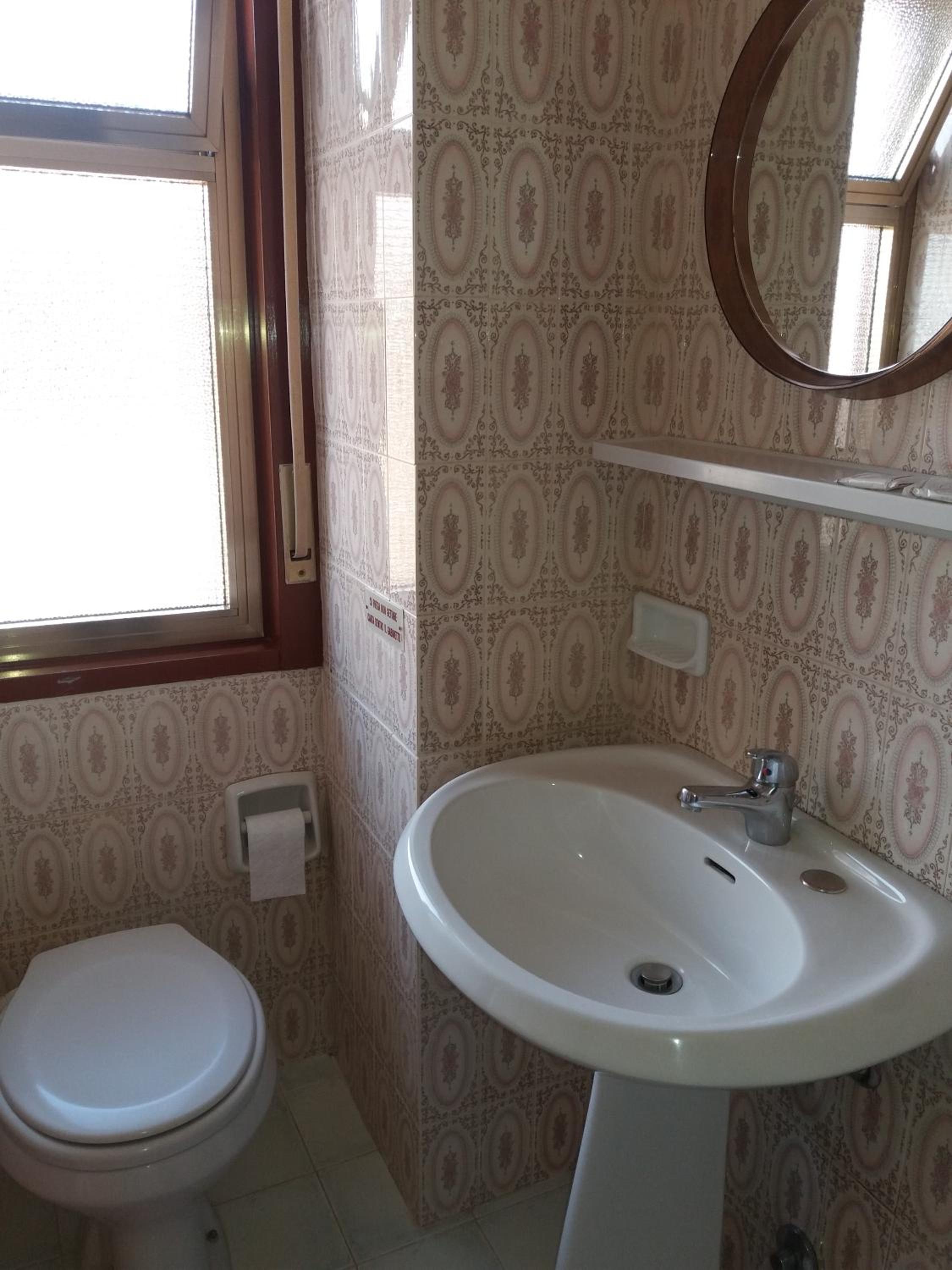 Single Room with Balcony photo 3