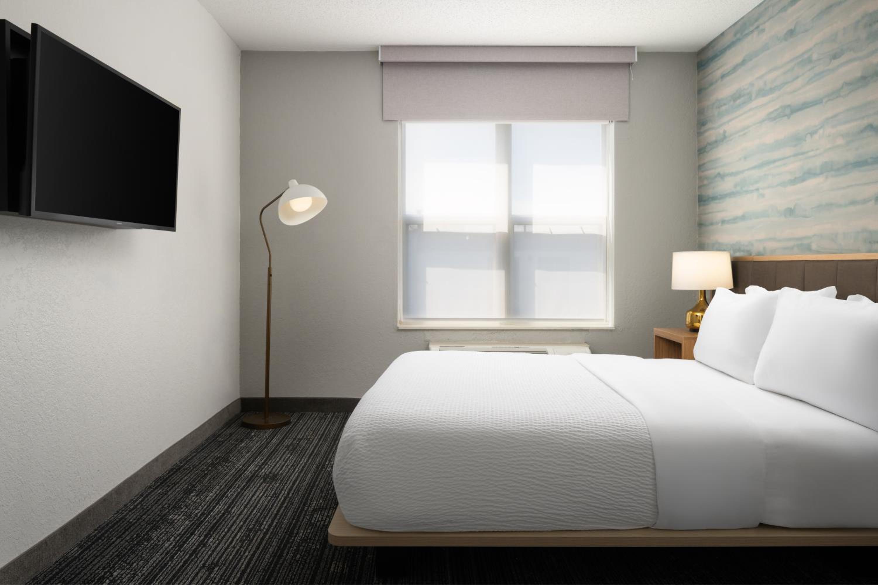 One-Bedroom King Suite with Sofa Bed - Photo 5