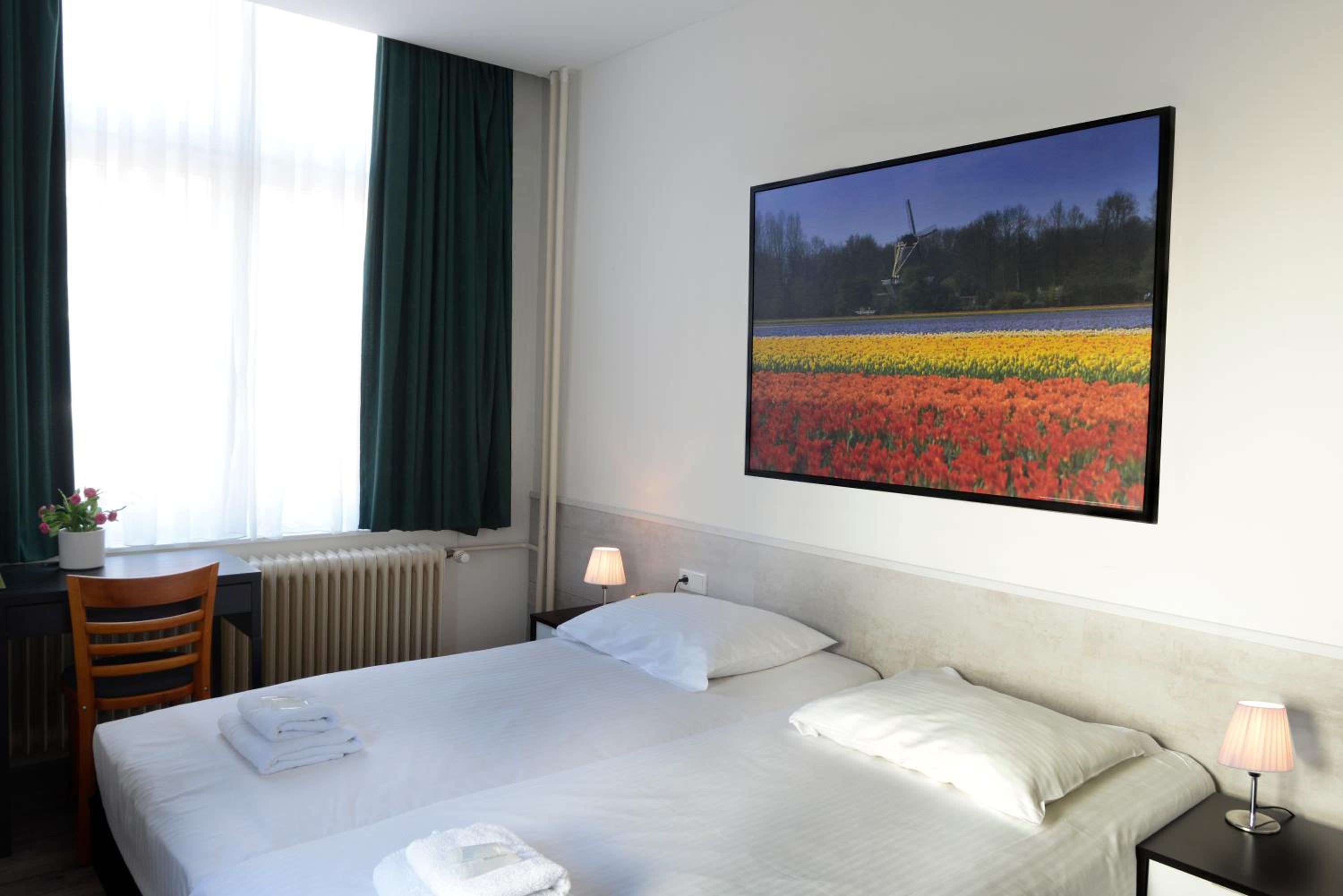 Standard Double or Twin Room - Photo 5