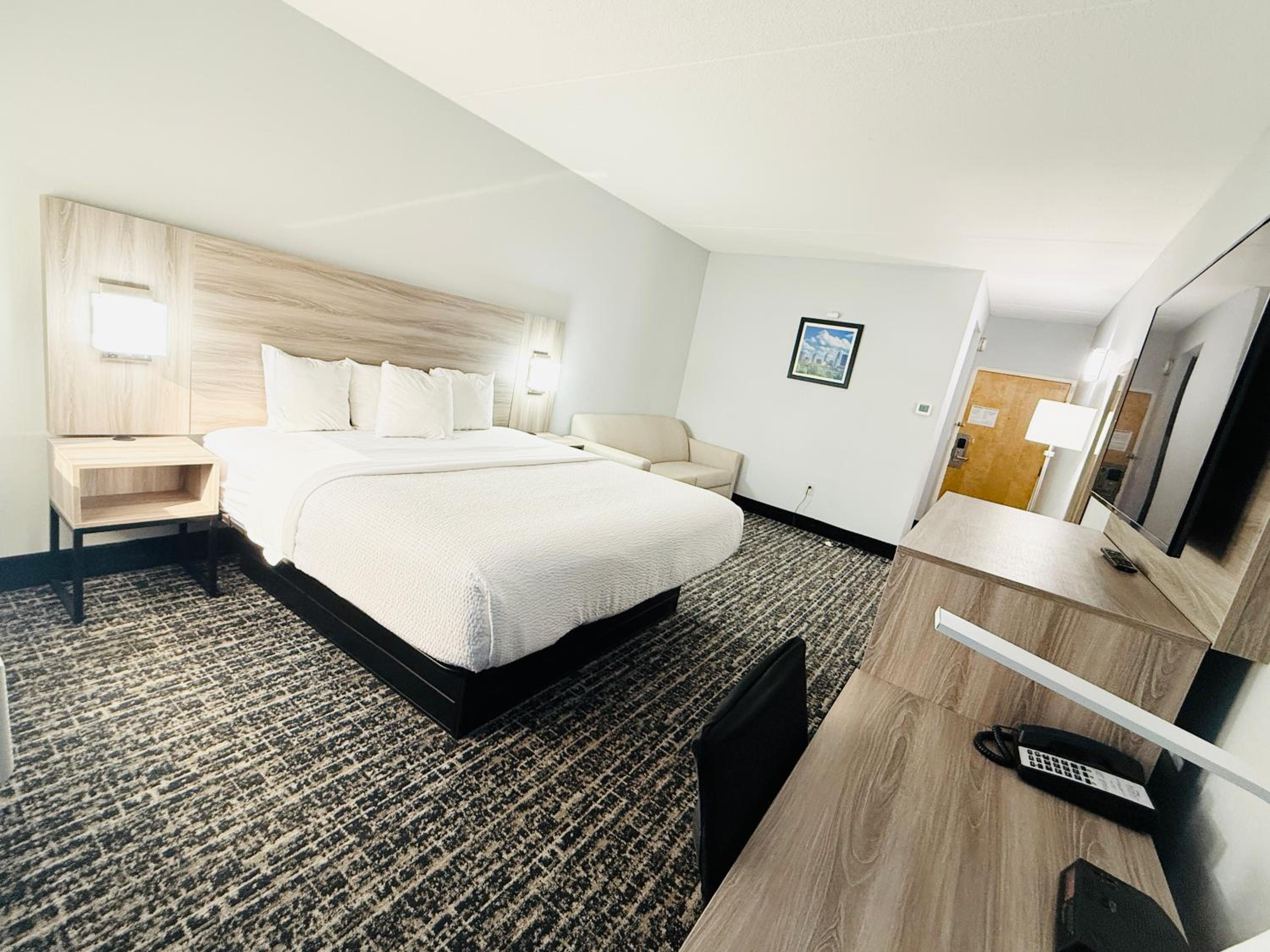 King Room with Sofa Bed - Non-Smoking - Photo 3