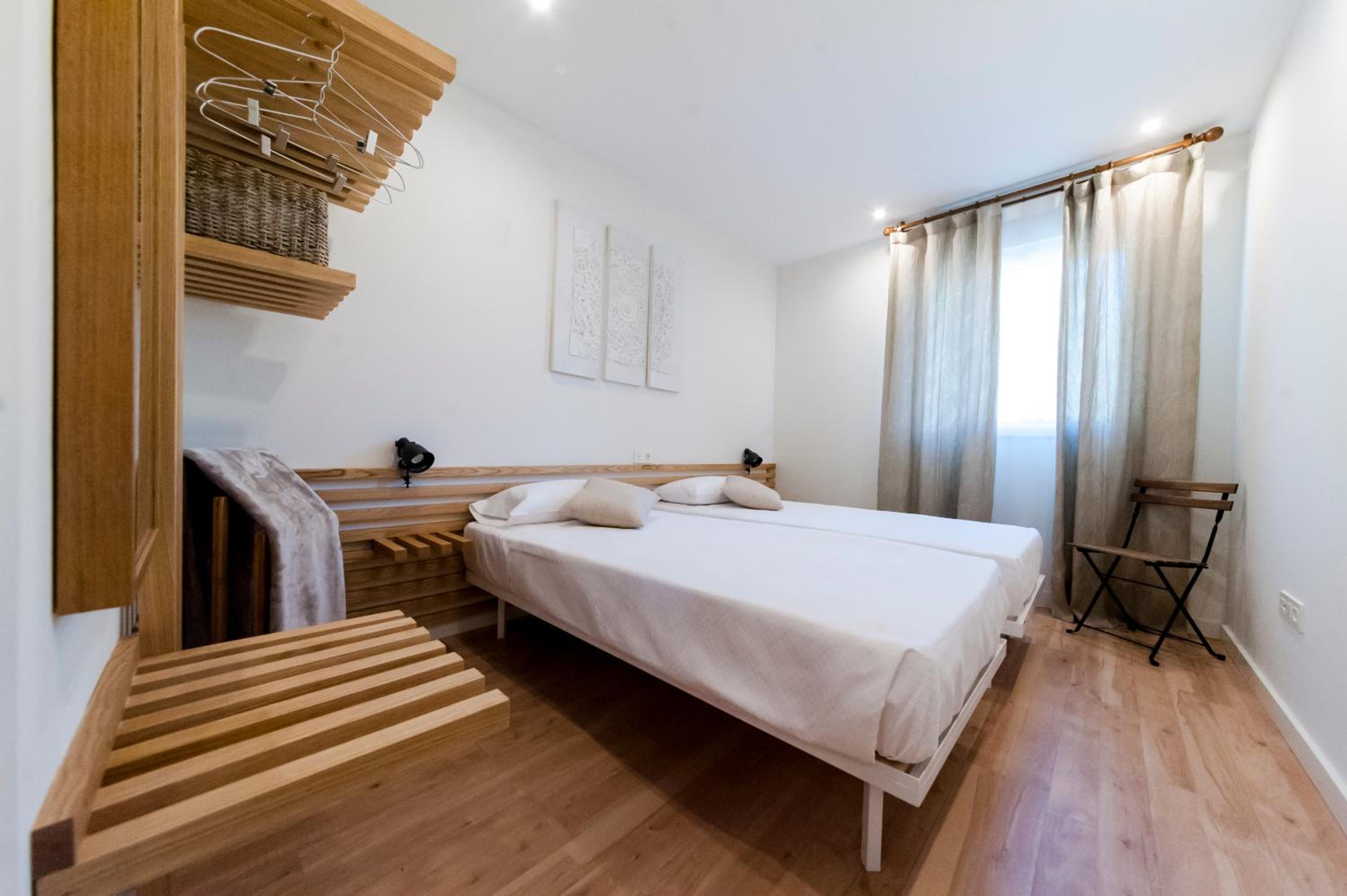 Apartment with Balcony photo 3