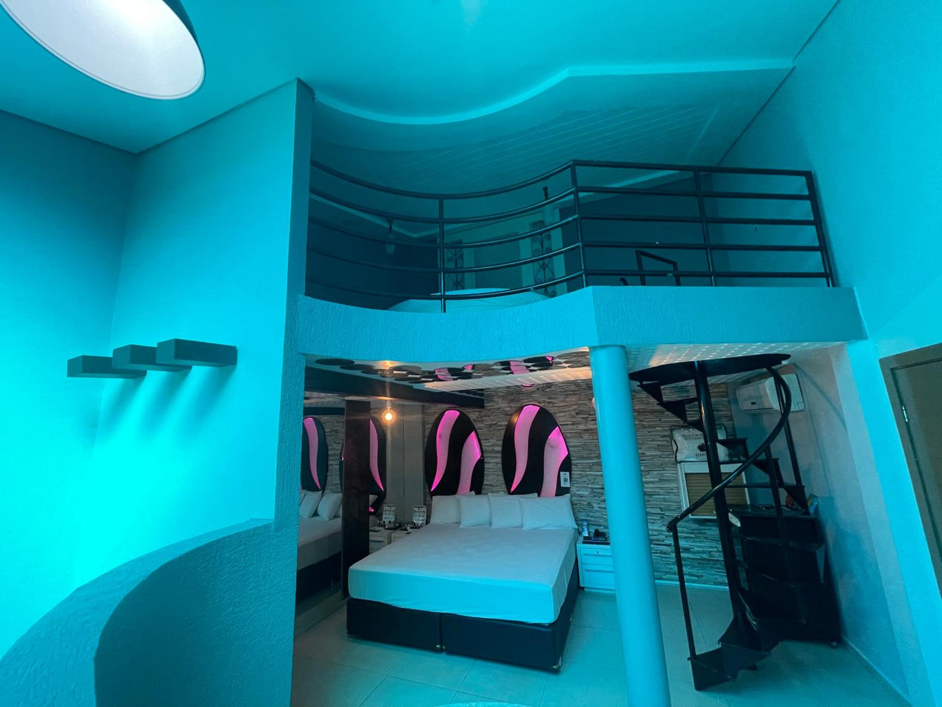 Suite with Private Pool photo 2