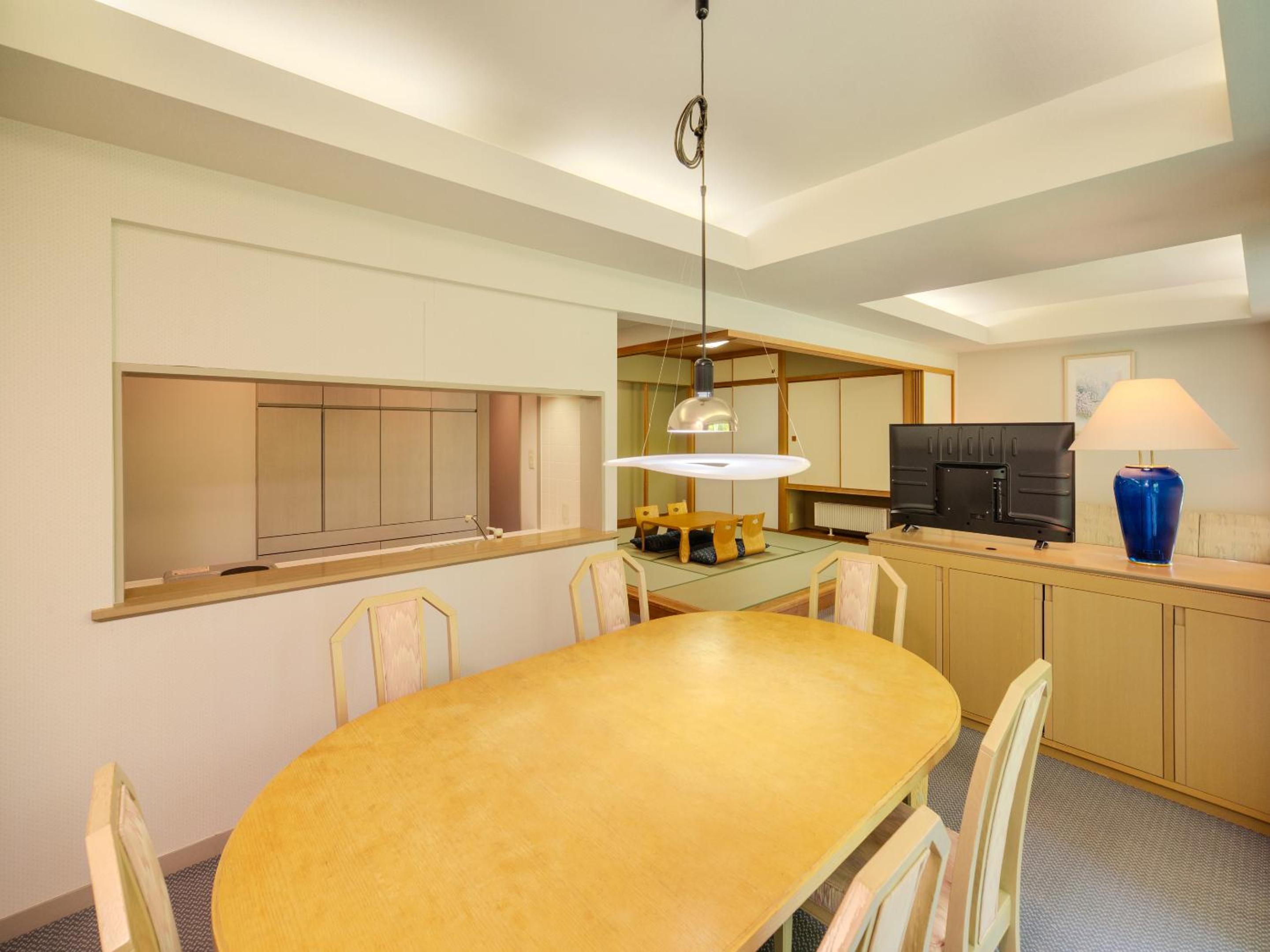 Premium Japanese and Western Style Room photo 2