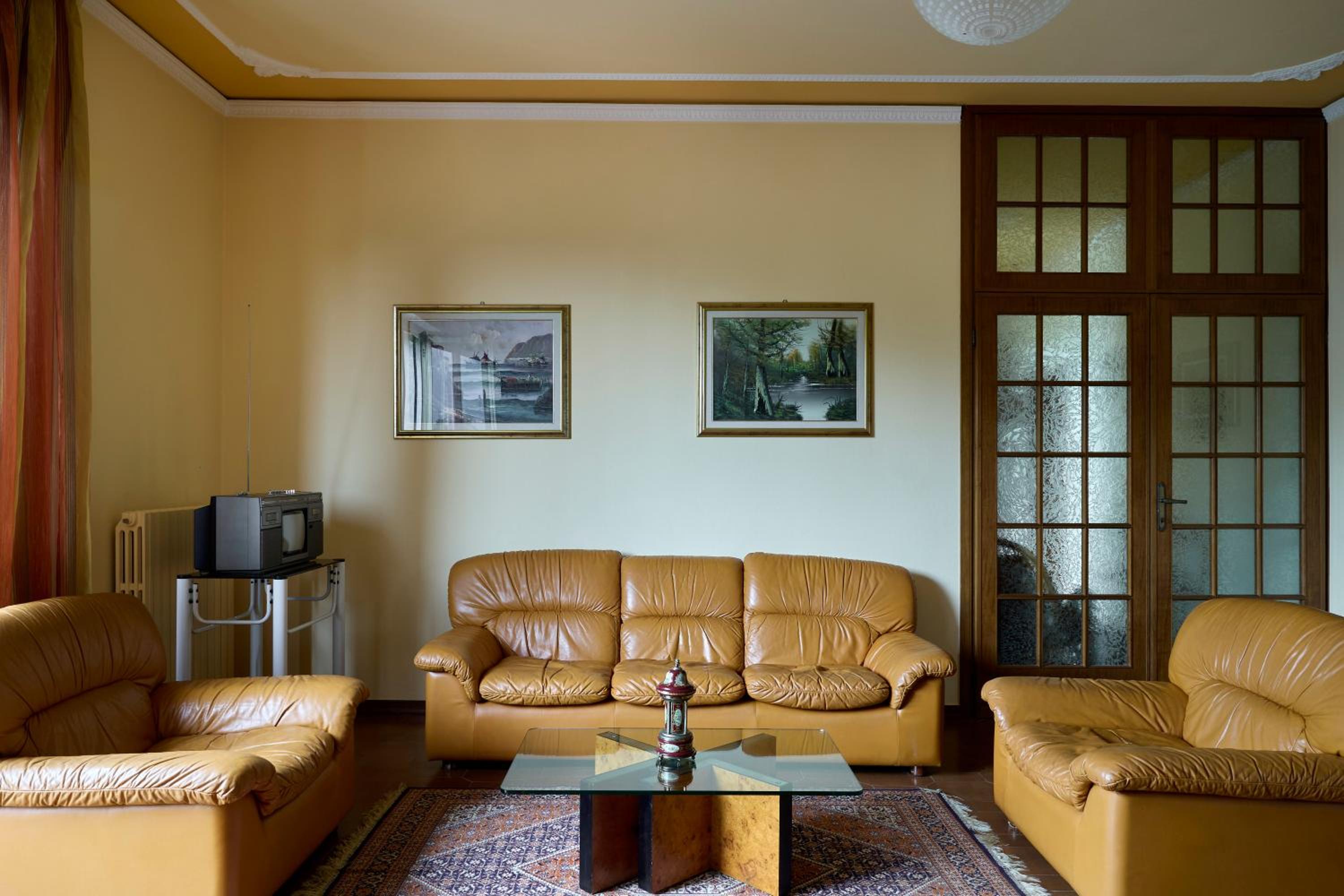 Three-Bedroom Apartment with Balcony photo 1