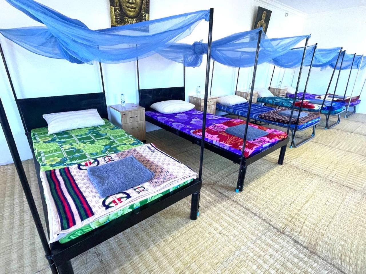 Female Dormitory Room photo 2