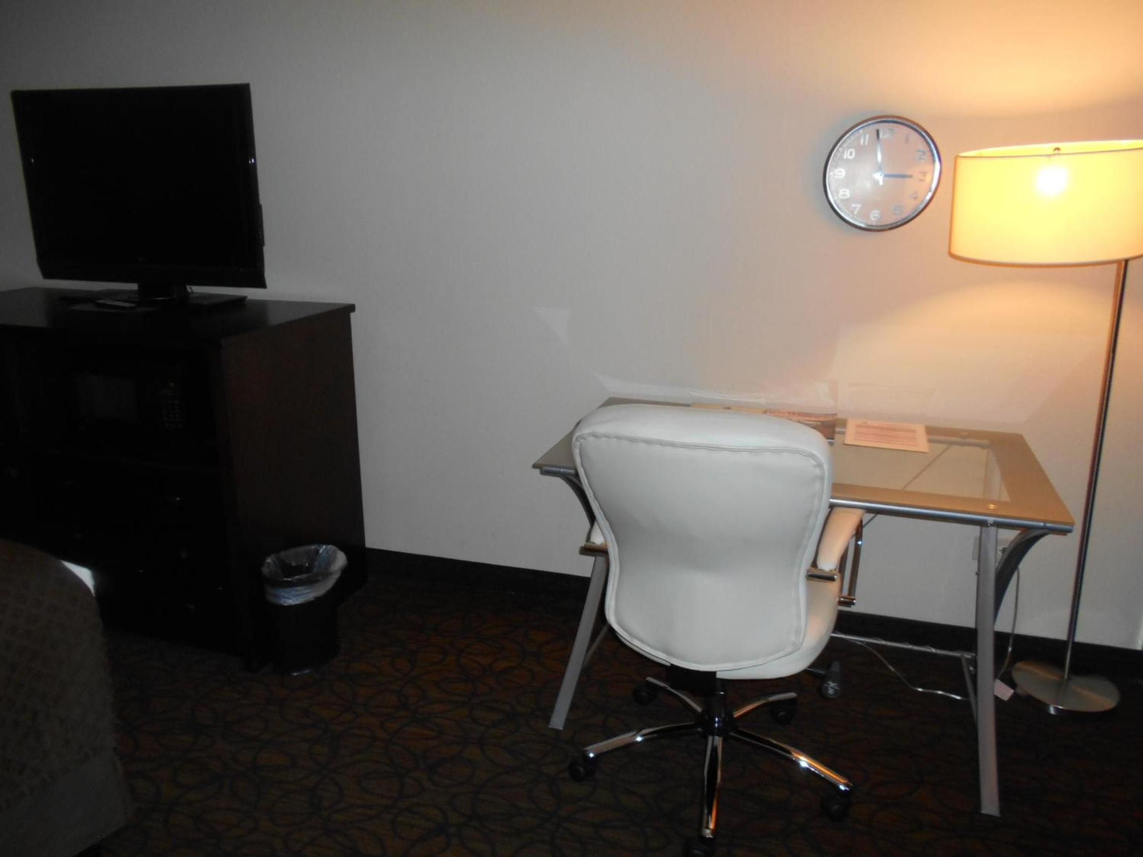 Accessible Queen Room photo 2