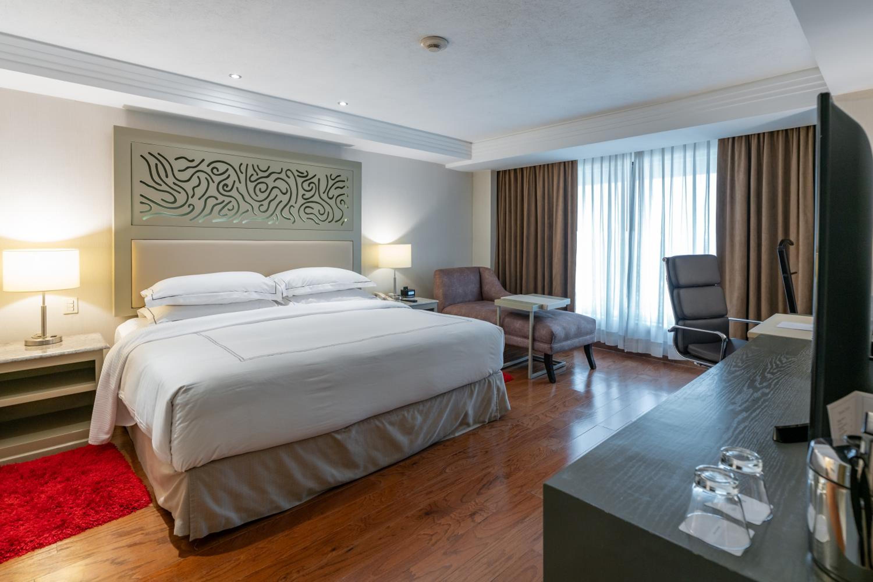 Suite Premium Level photo 3