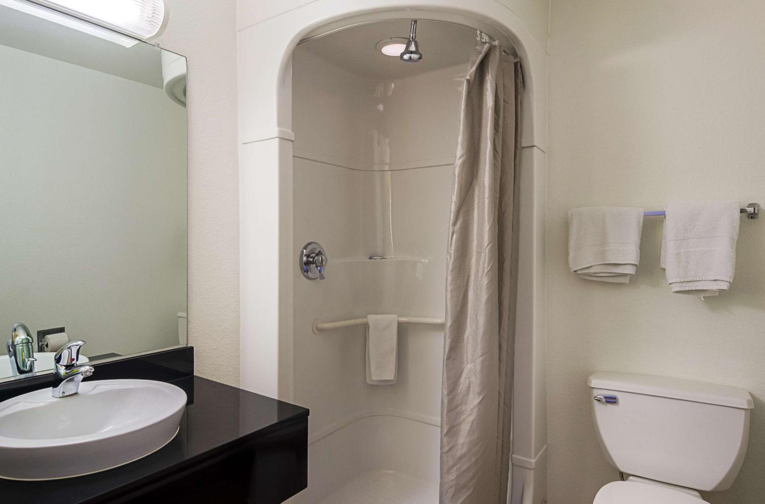 Deluxe Quadruple Room - Non-Smoking photo 3