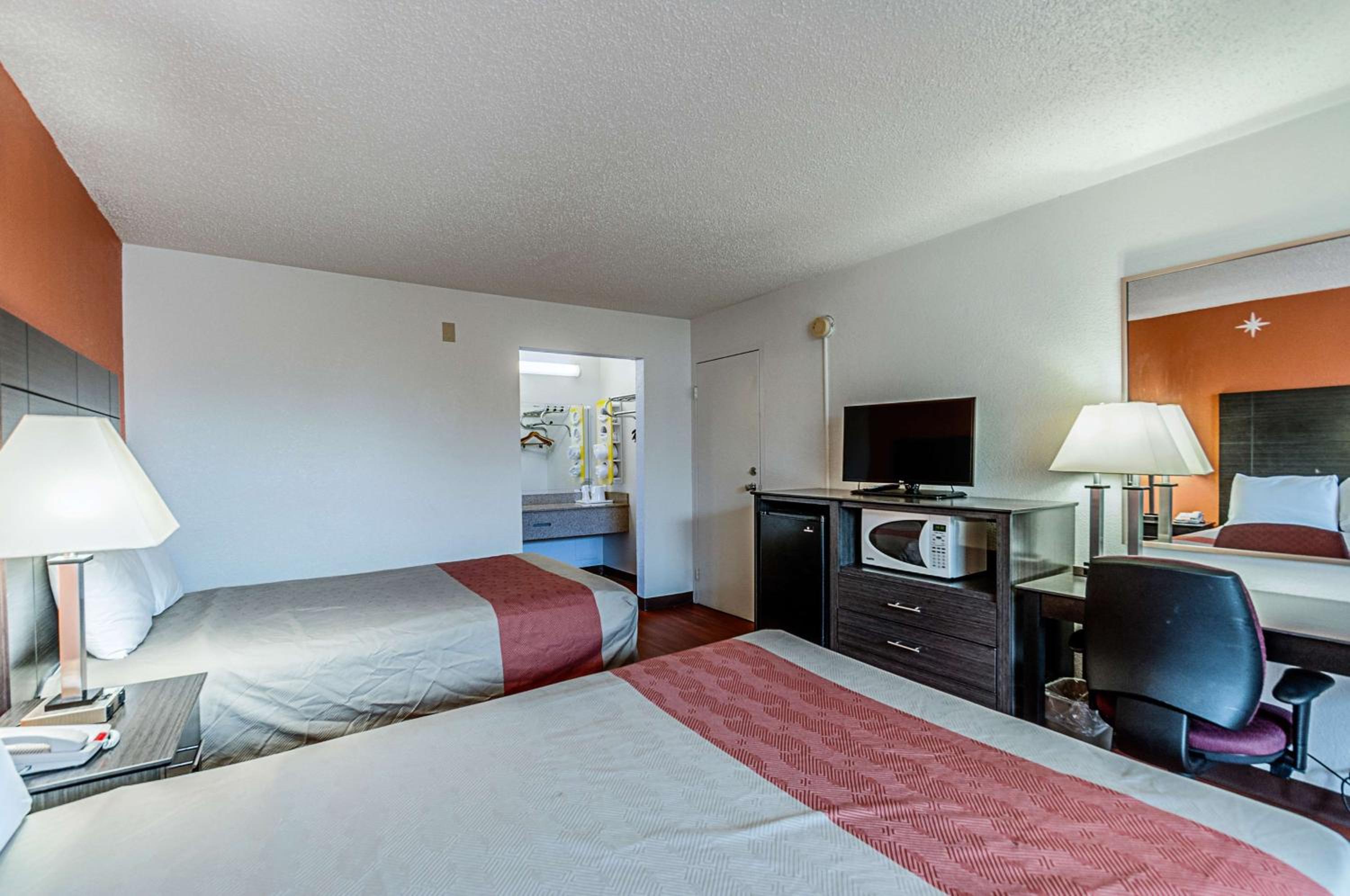 Deluxe Quadruple Room - Non-Smoking photo 3