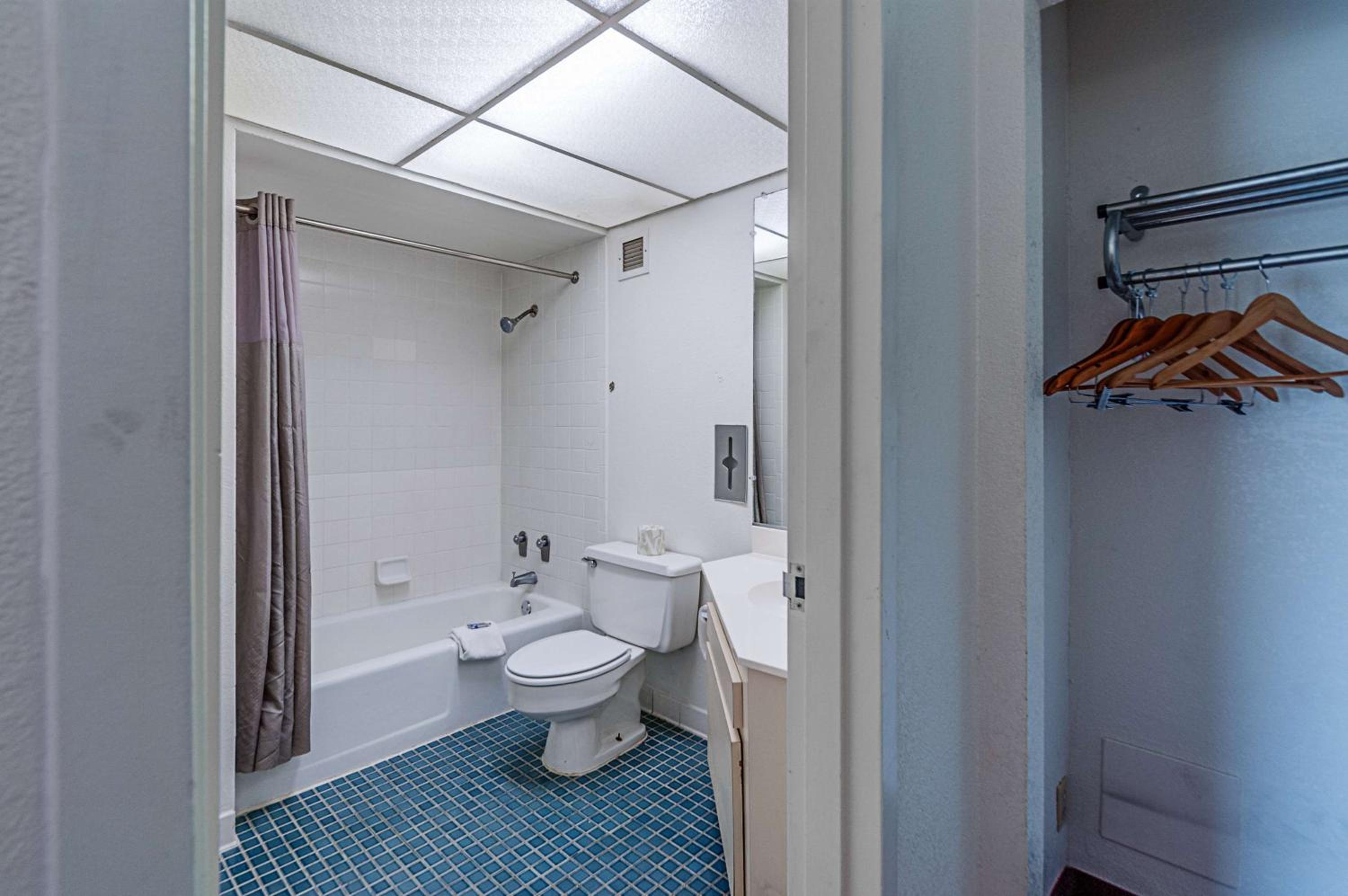 Deluxe Quadruple Room - Non-Smoking photo 2
