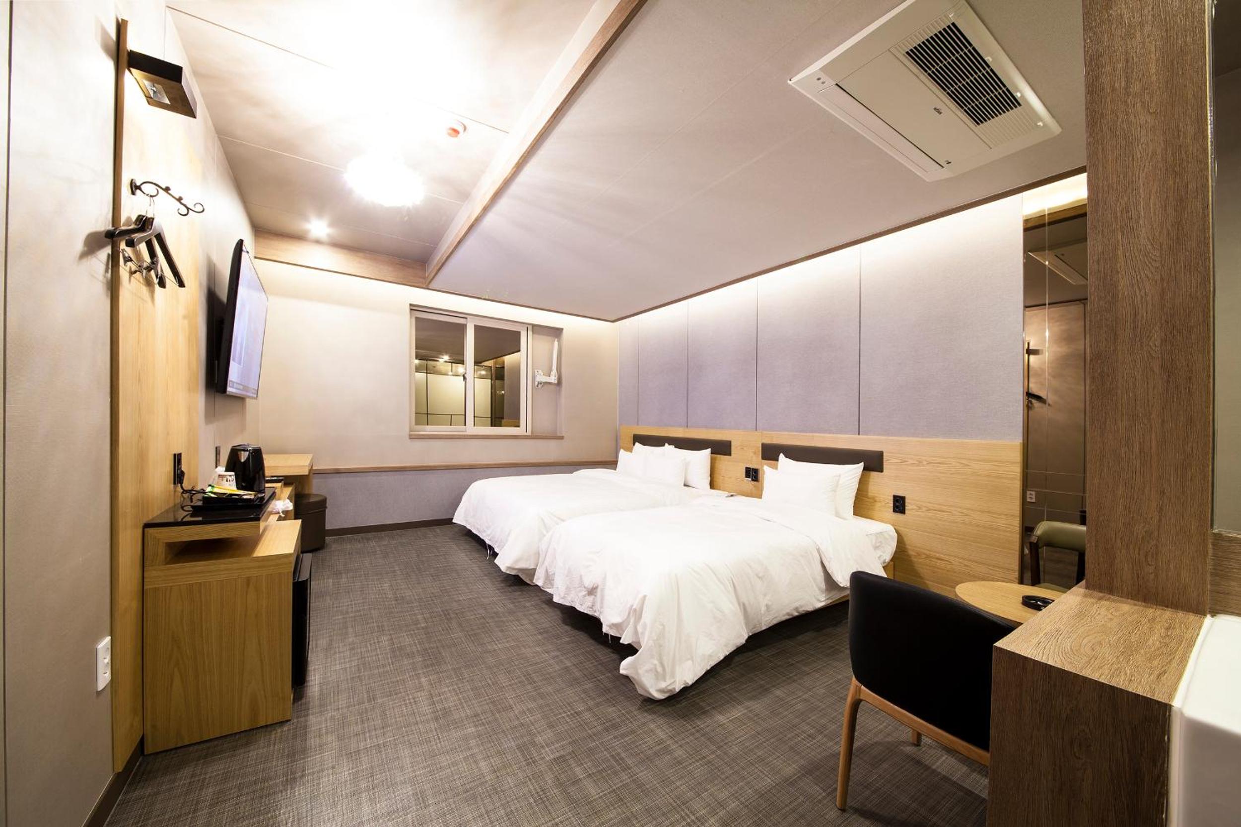 Deluxe Twin Room photo 2