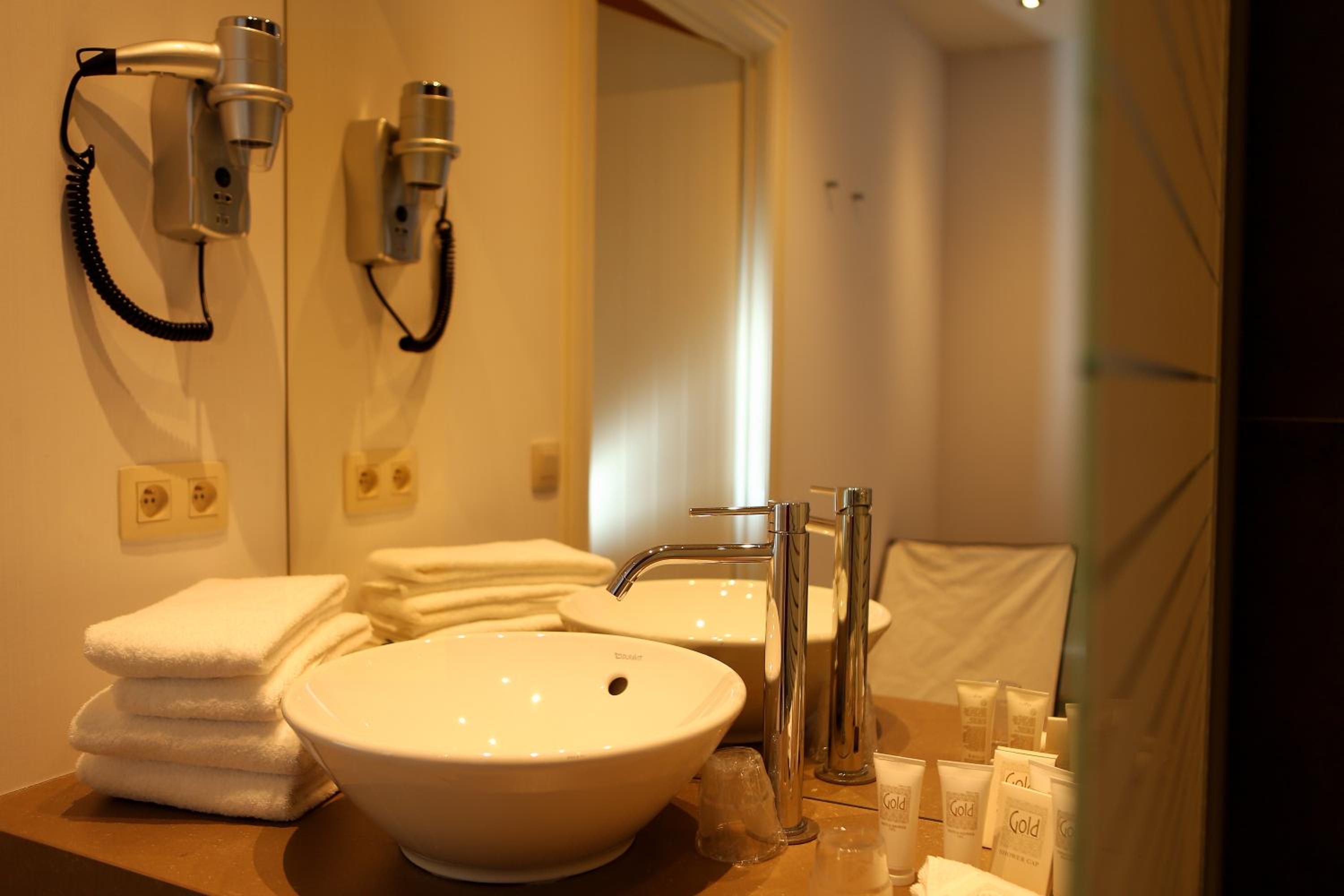 Comfort Double or Twin Room - Photo 9