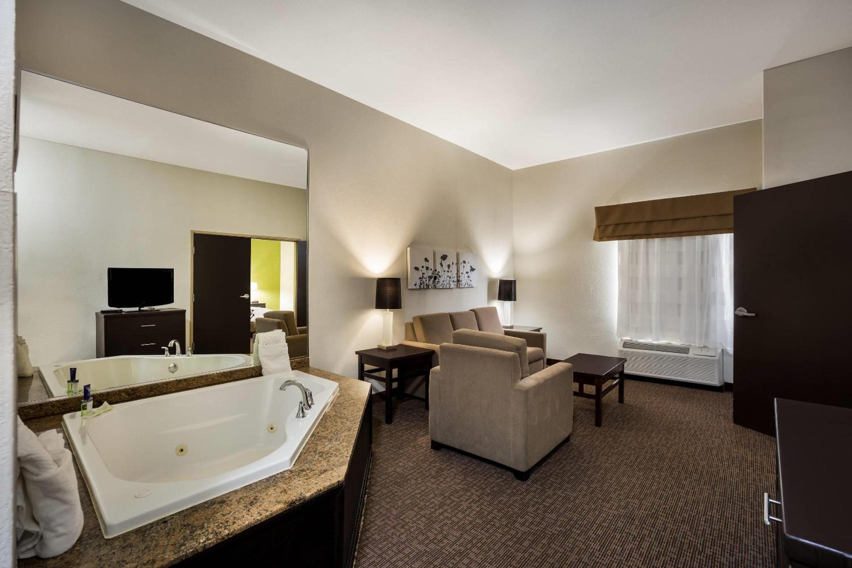 King Room with Whirlpool - Non-smoking photo 2
