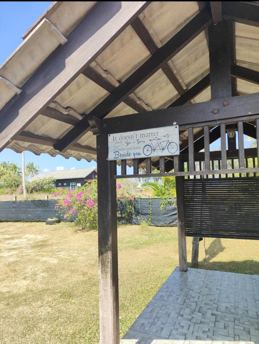 Three Bedroom House with Shared Pool photo 1