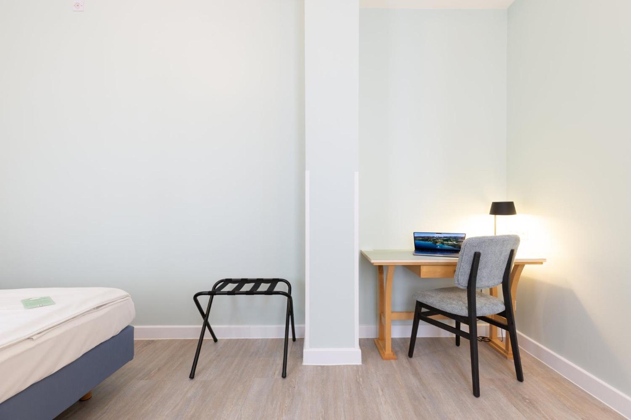 One-Bedroom Queen Suite