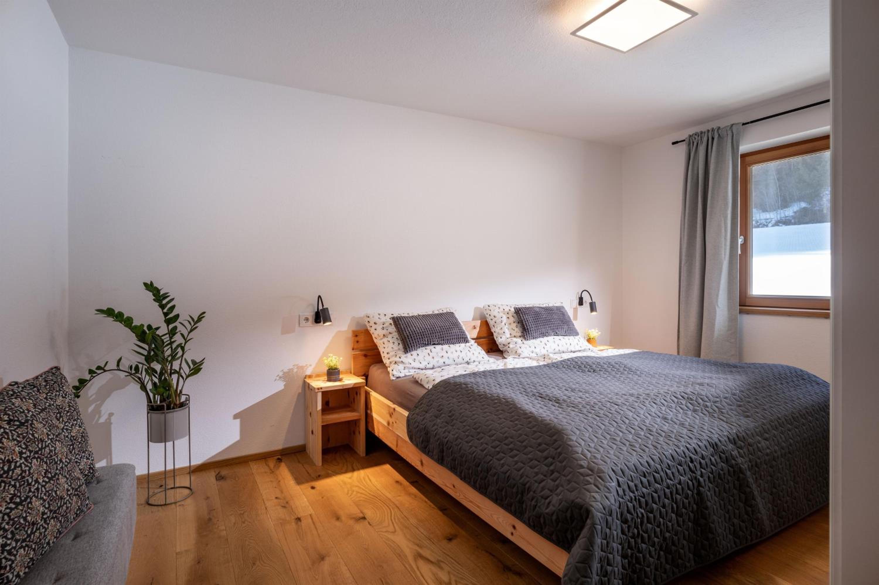Two-Bedroom Apartment with Shower  photo 1