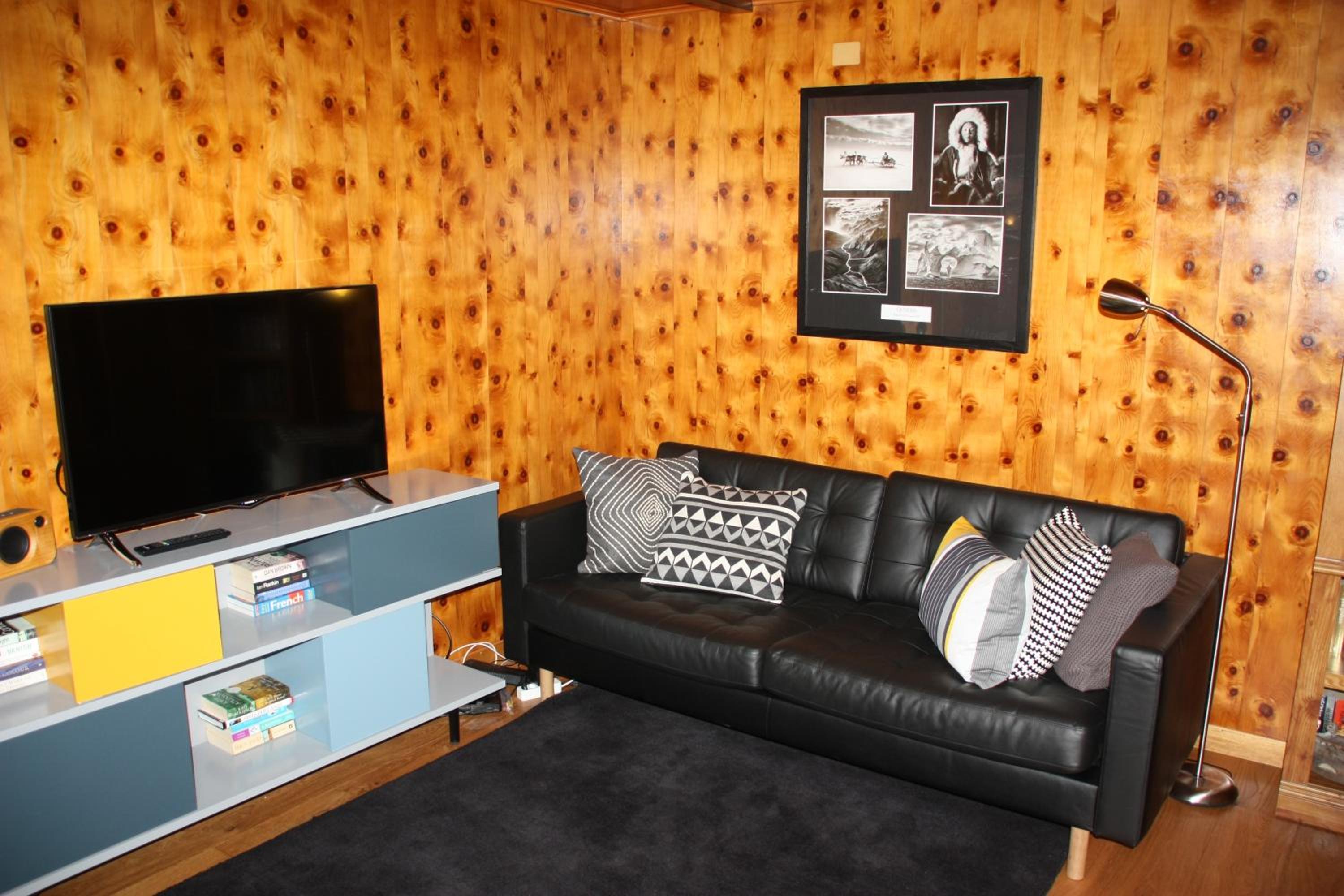 Apartment with Mountain View photo 2