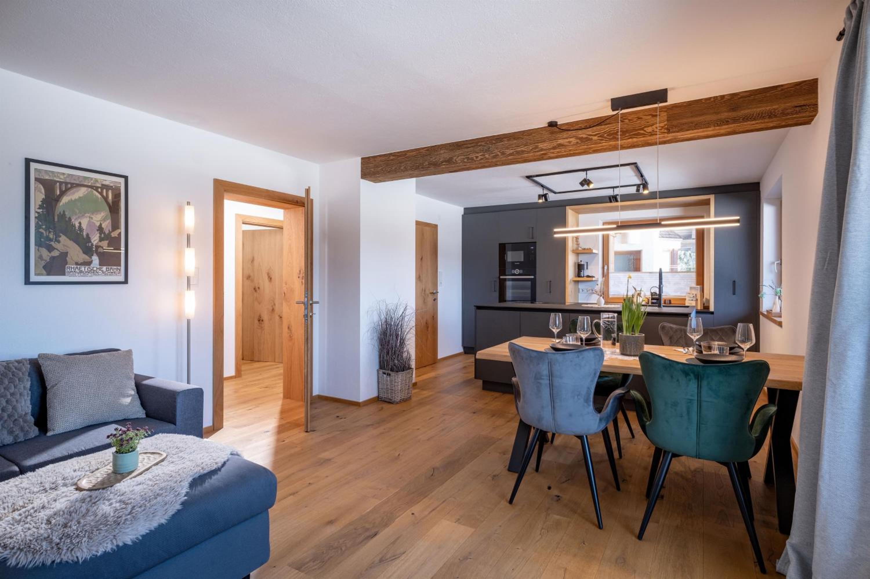 Two-Bedroom Apartment with Shower  photo 2