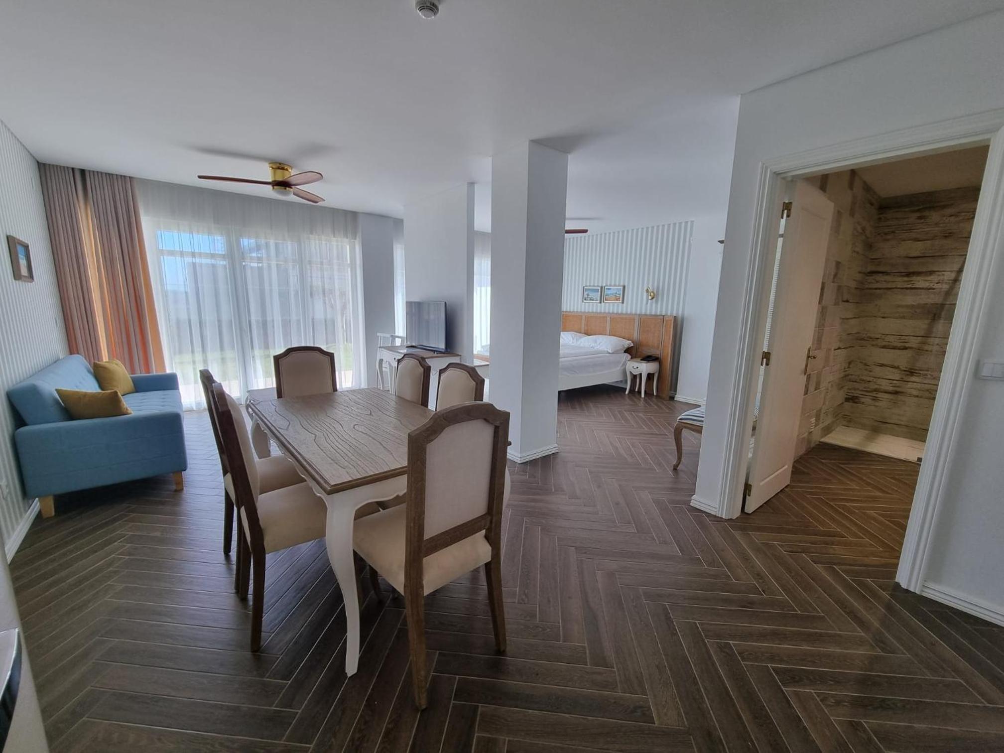 Apartment with Garden View