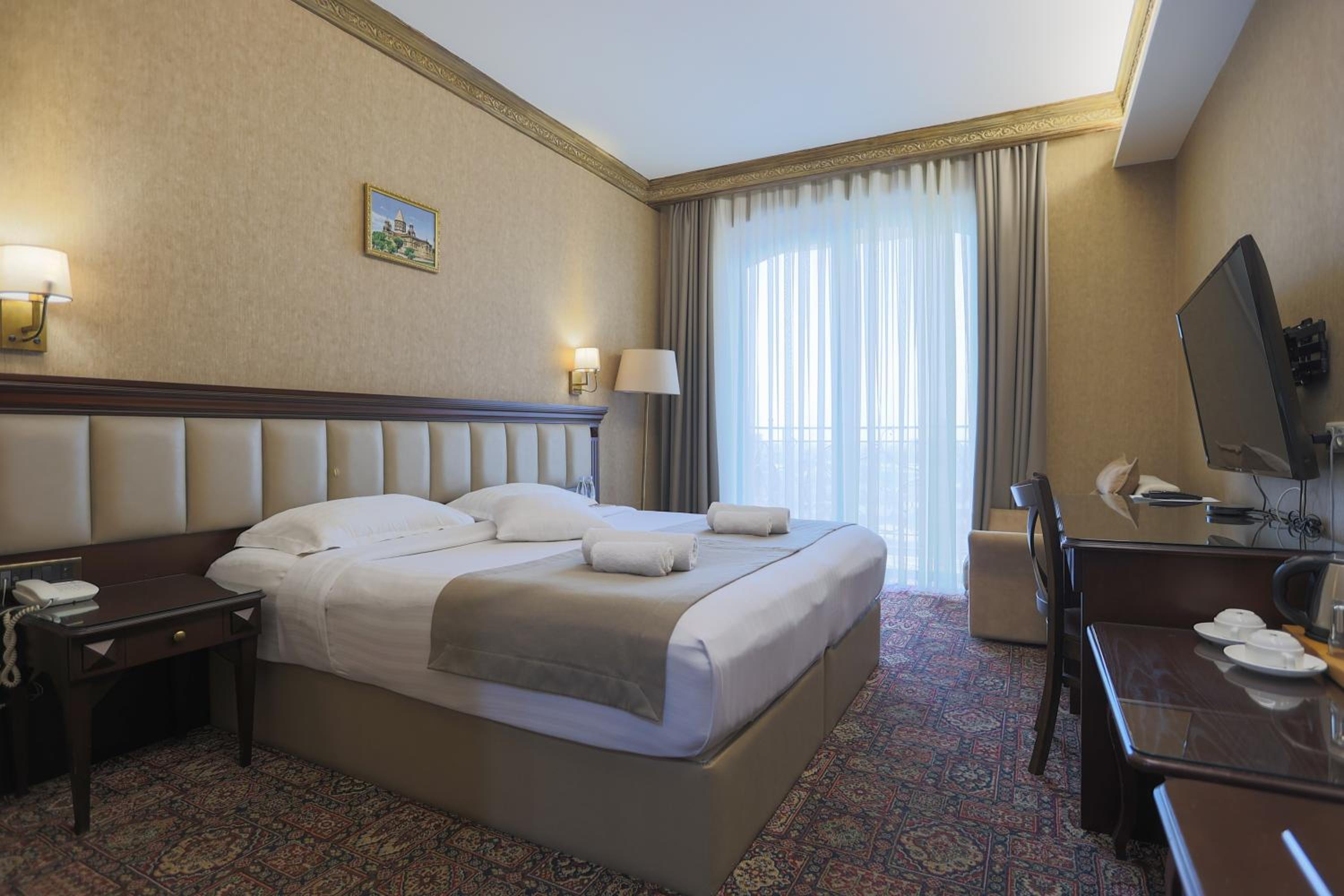 Standard Double or Twin Room with Balcony photo 2