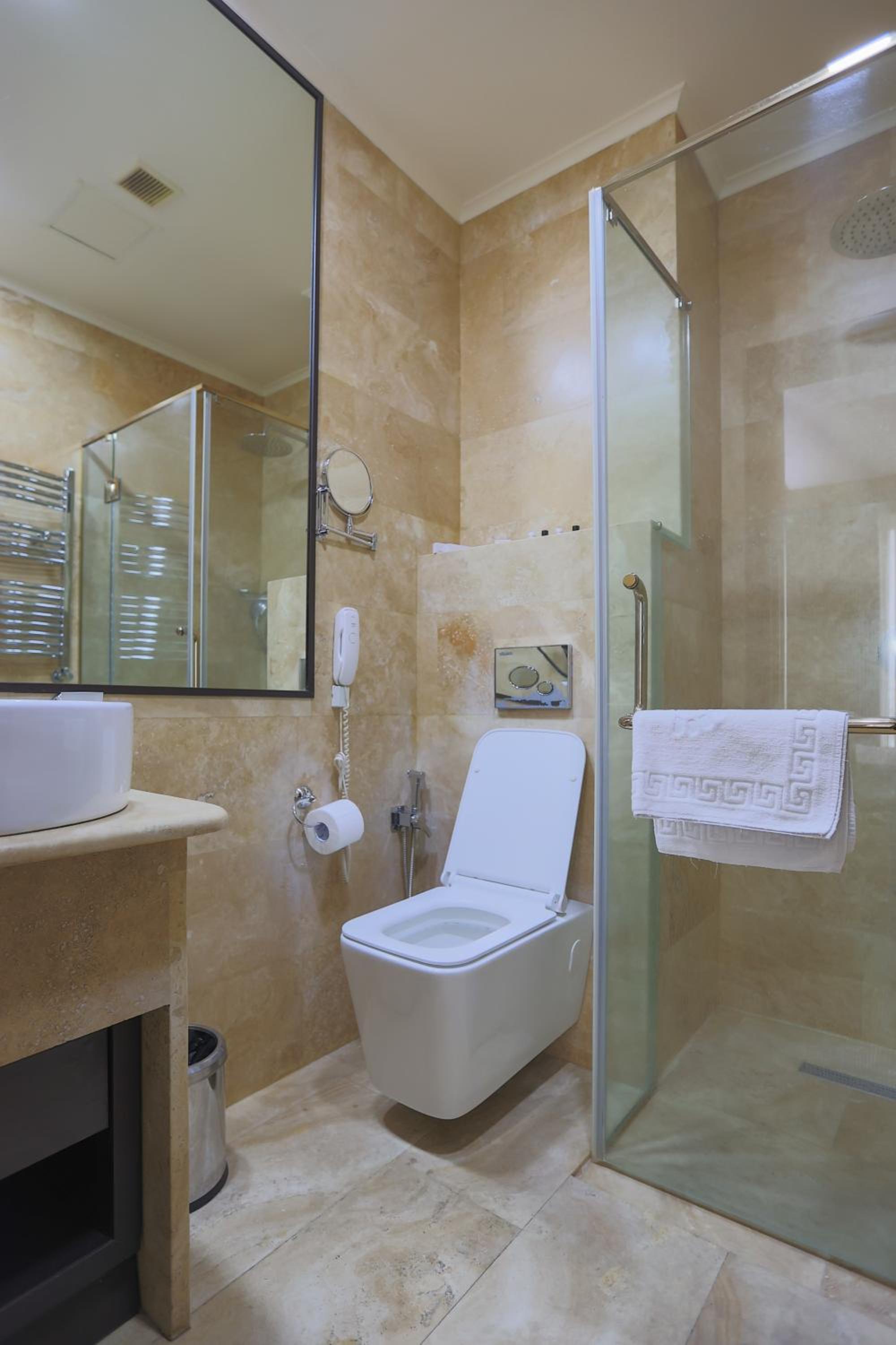 Standard Double or Twin Room with Balcony photo 3