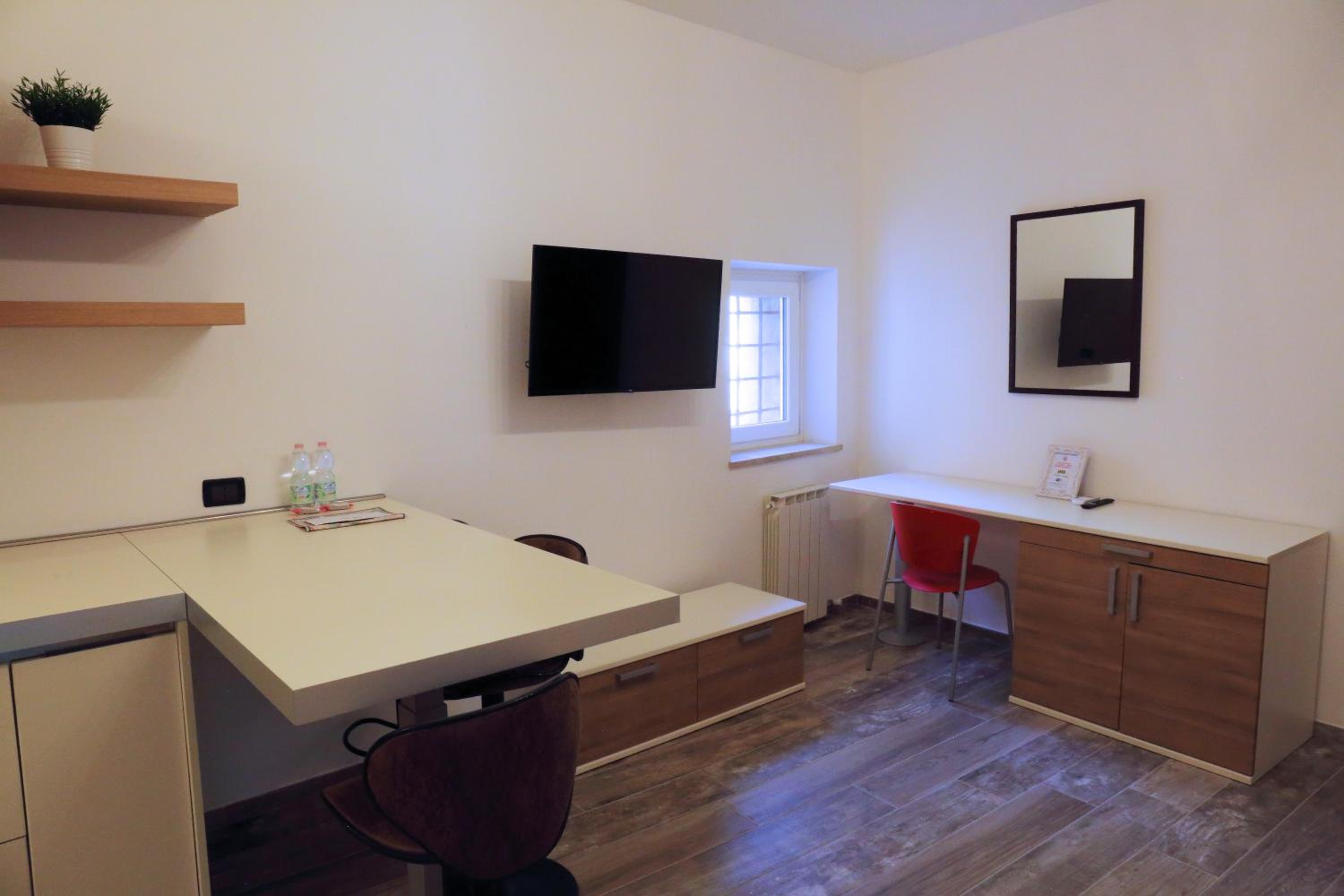 Classic One-Bedroom Apartment with King Bed