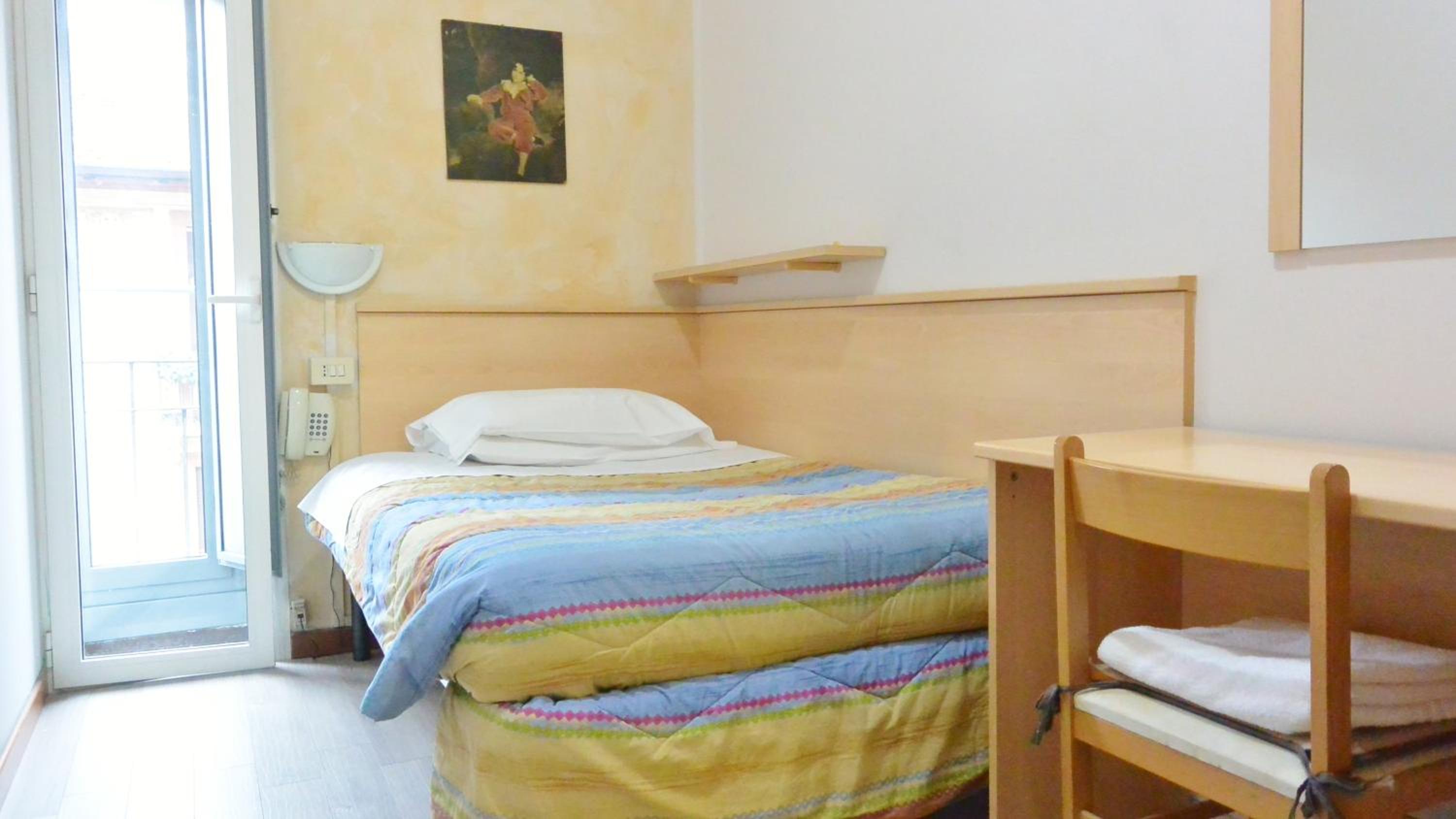Single Room with Shared Bathroom
