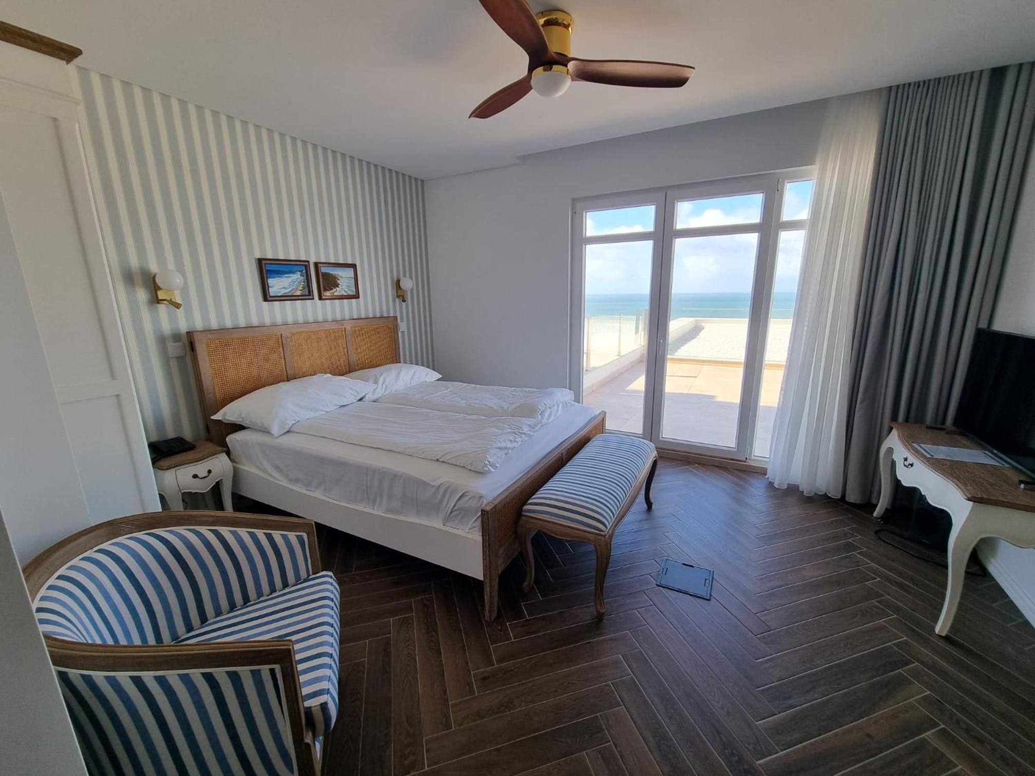 One-Bedroom Apartment with Sea View and Terrace