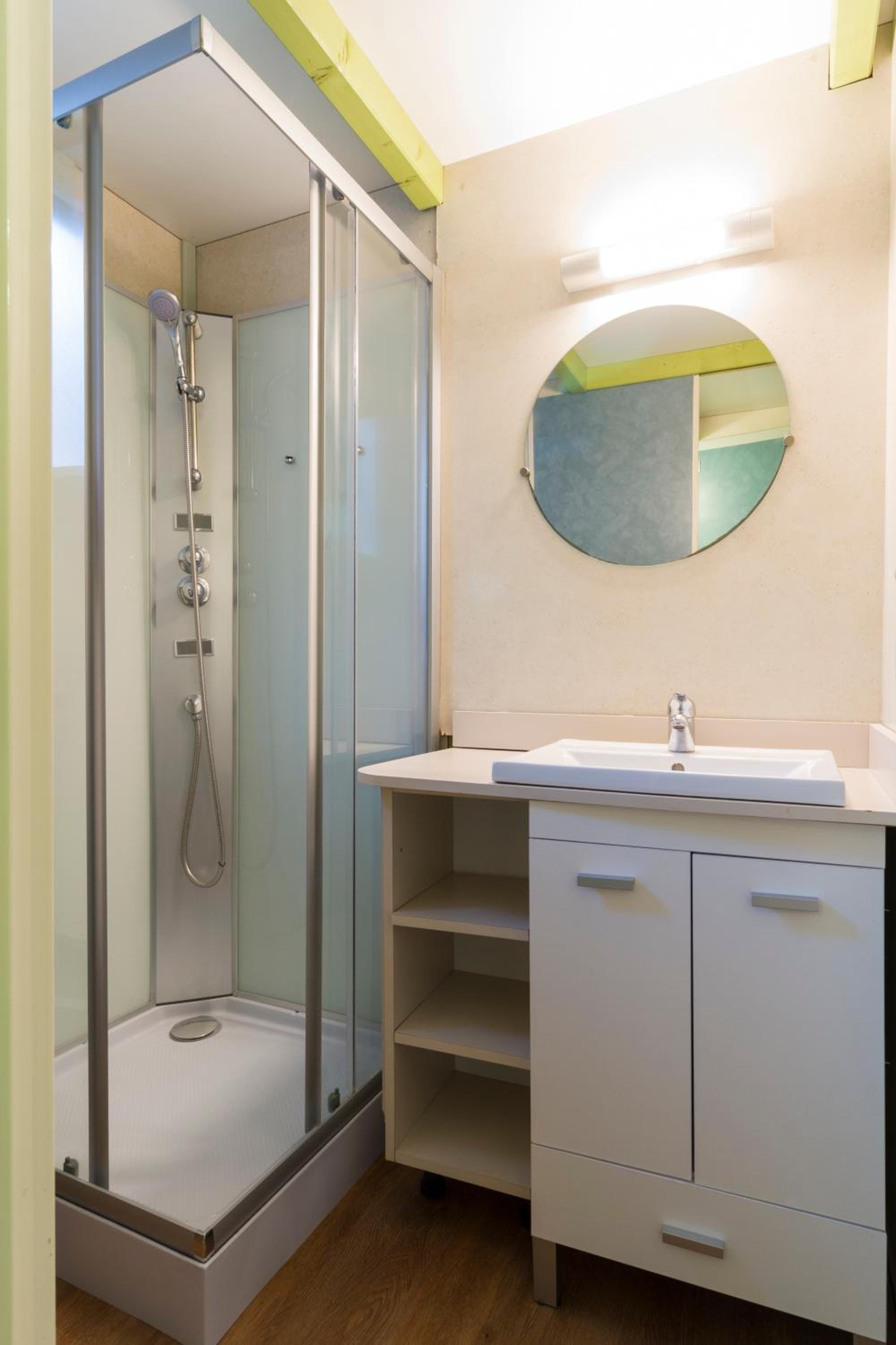Bungalow (3-5 Adults) - Photo 4