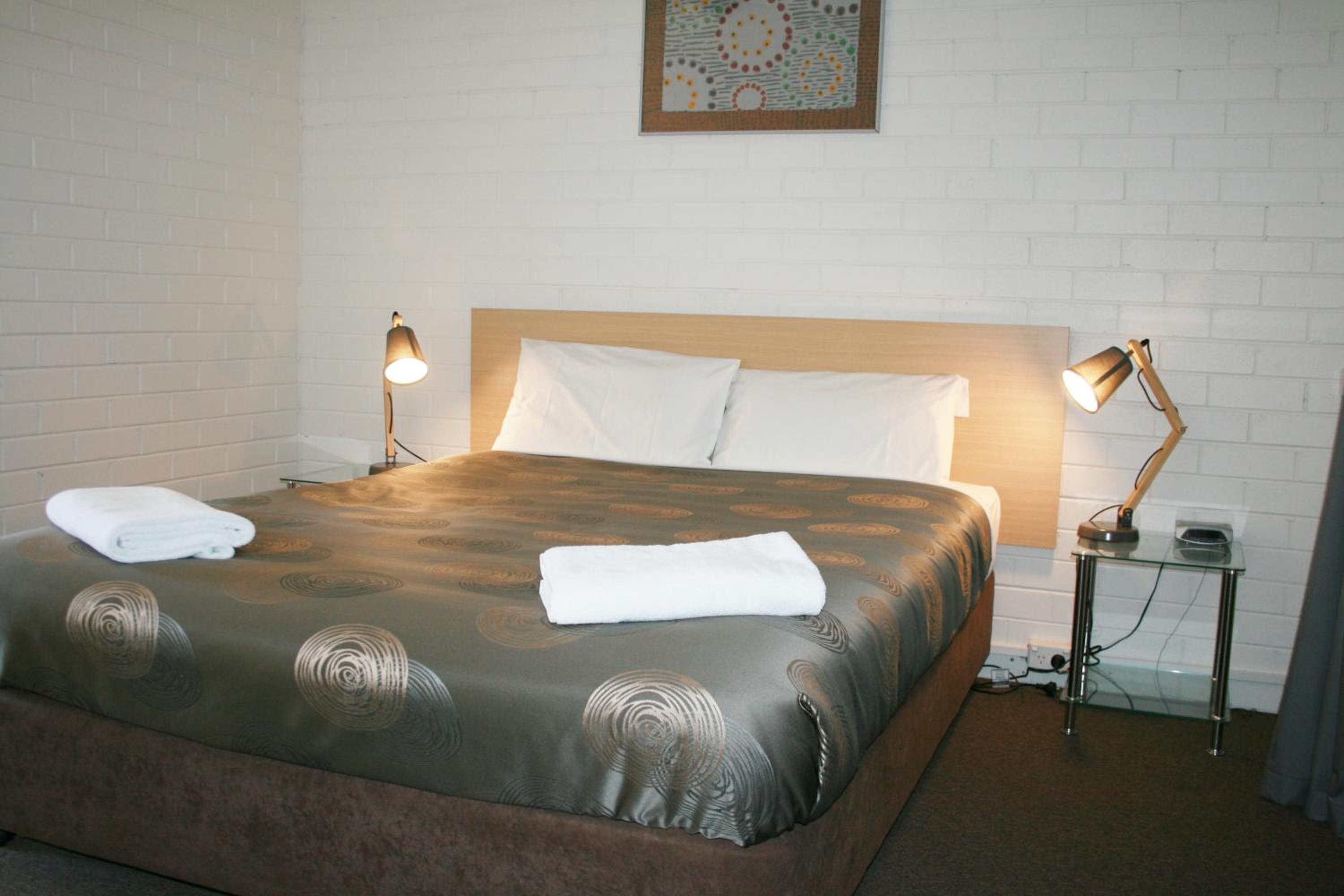 Queen and Single Room