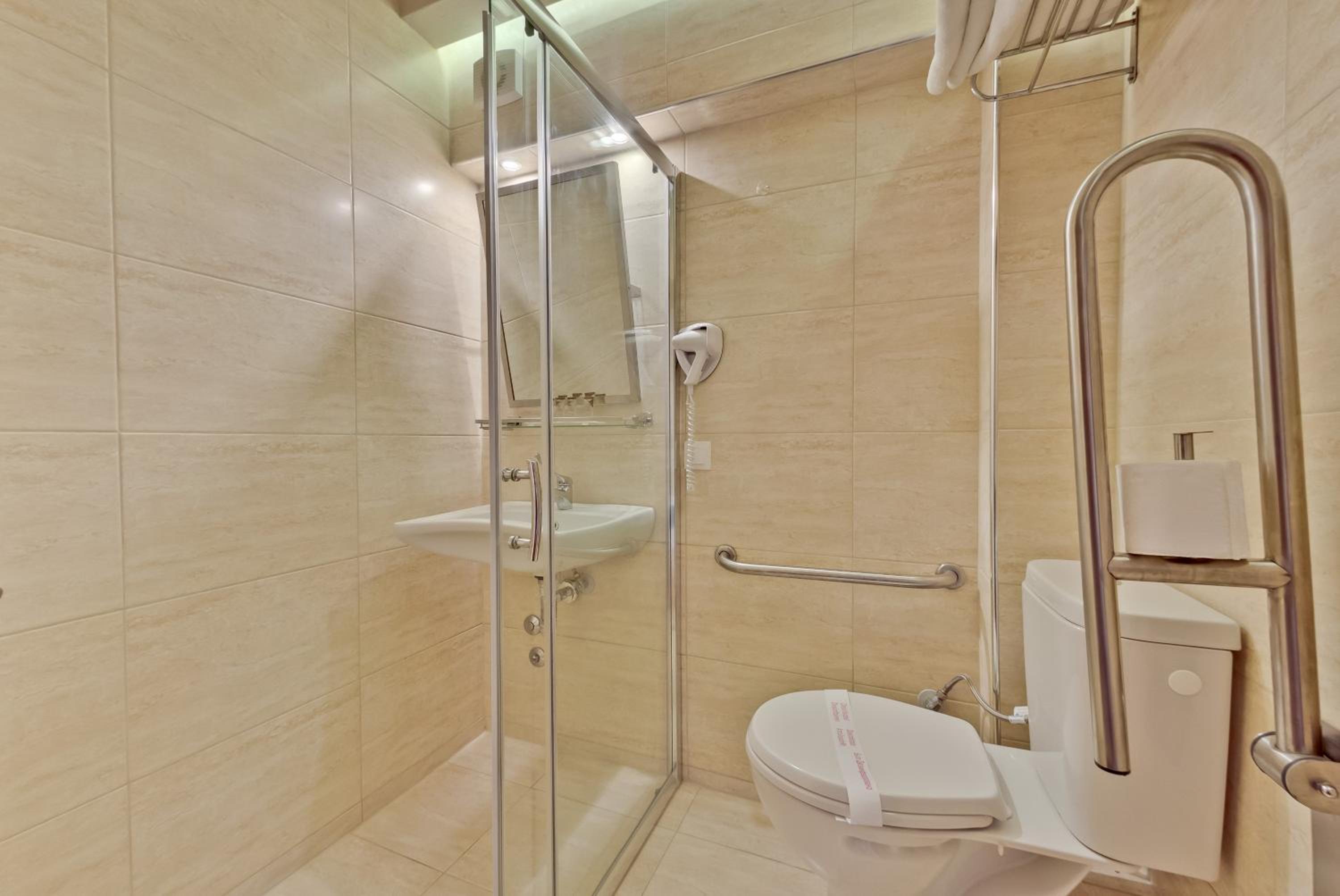 Standard Triple Room - Photo 8