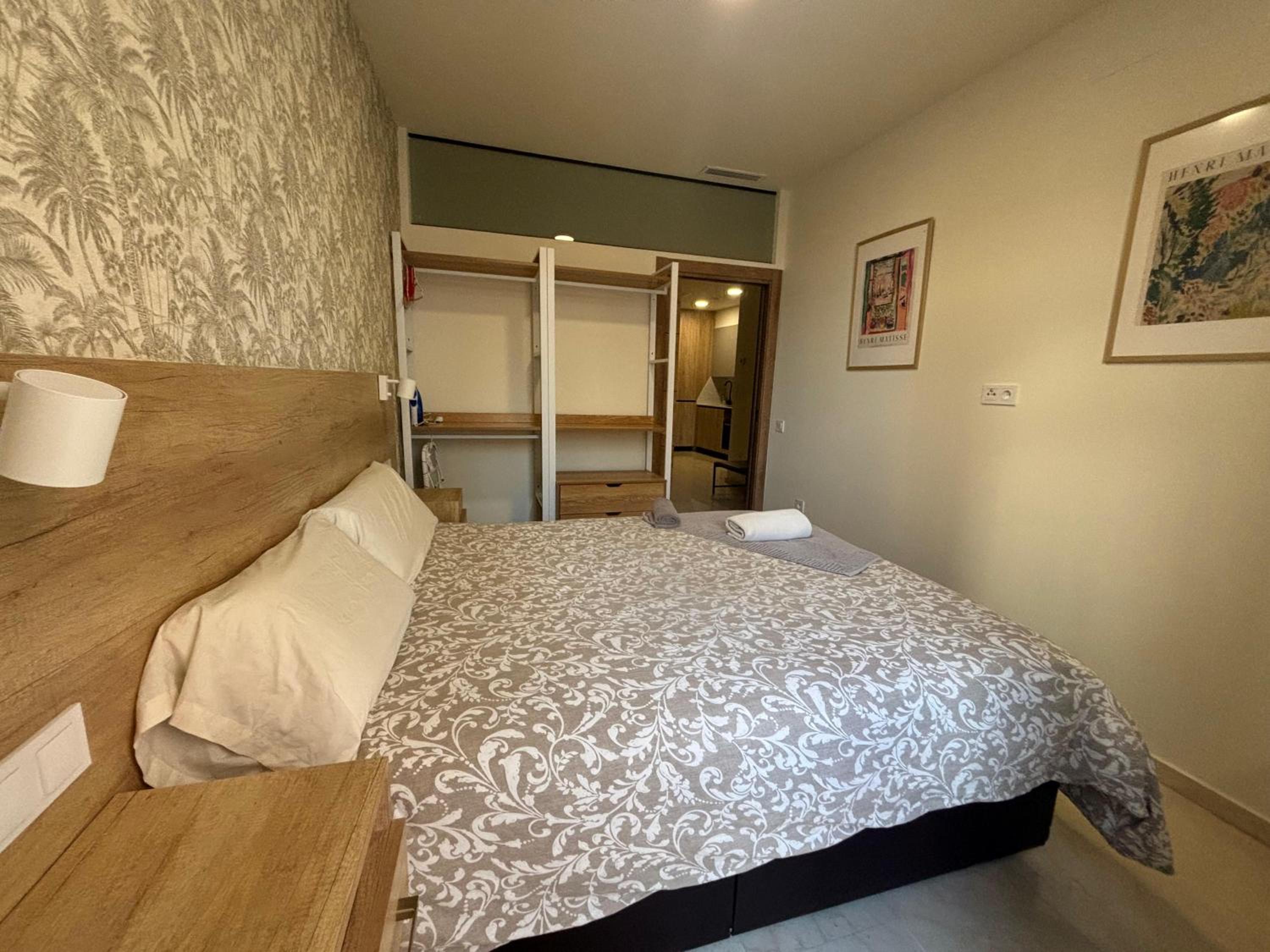 Two-Bedroom Apartment with City View photo 2