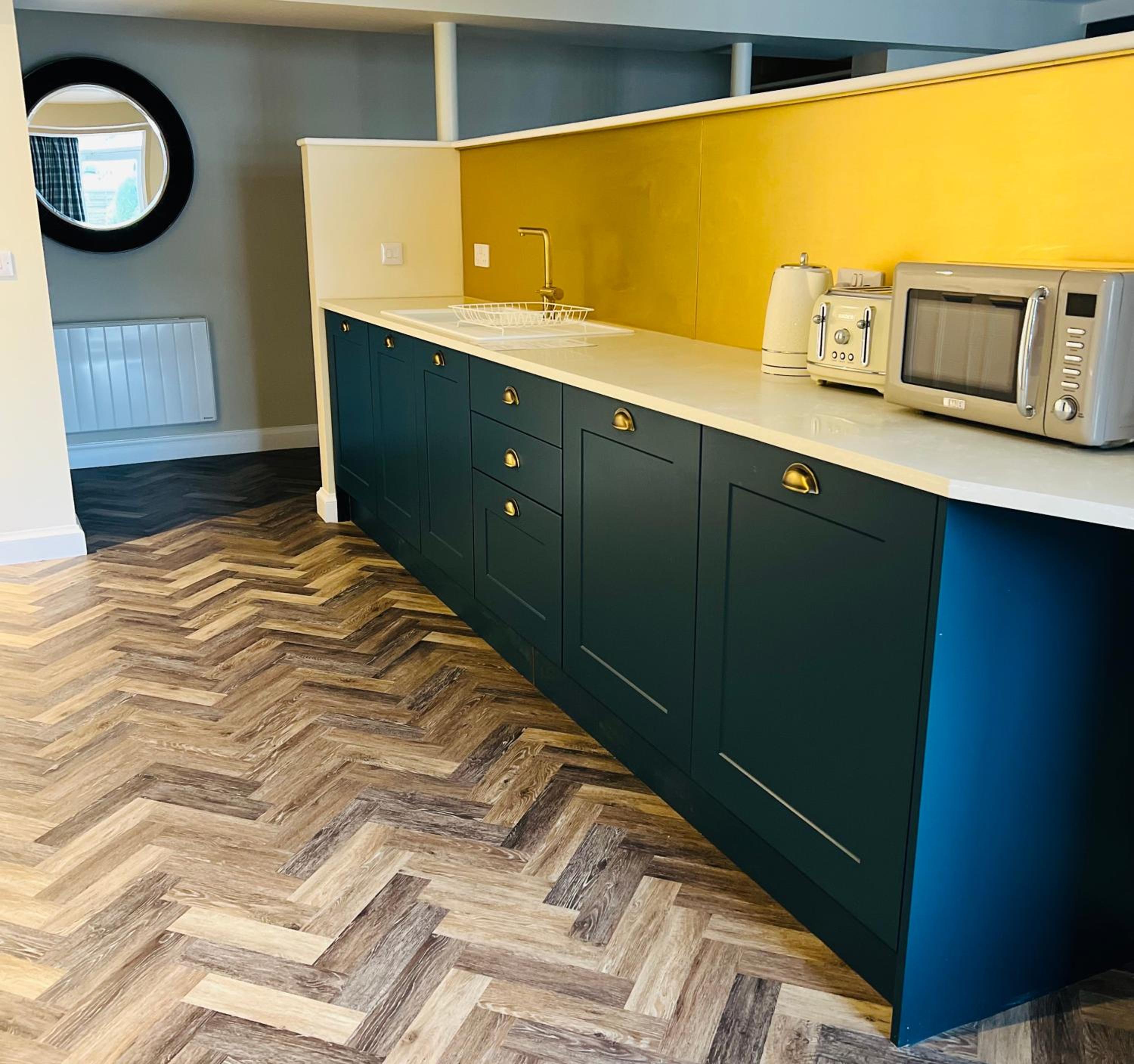 Deluxe One-Bedroom Apartment