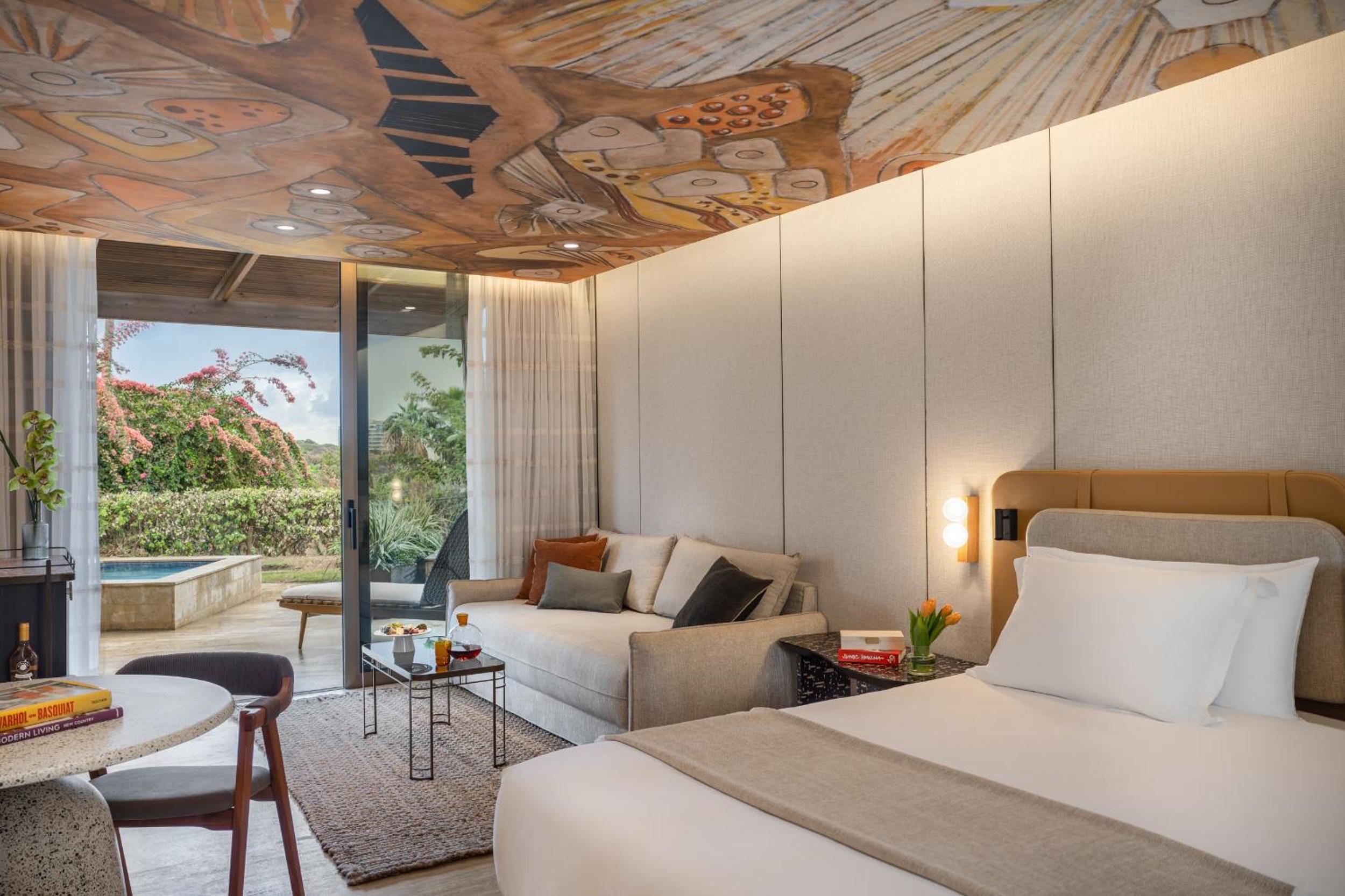 Garden Room with Outdoor Bathtub