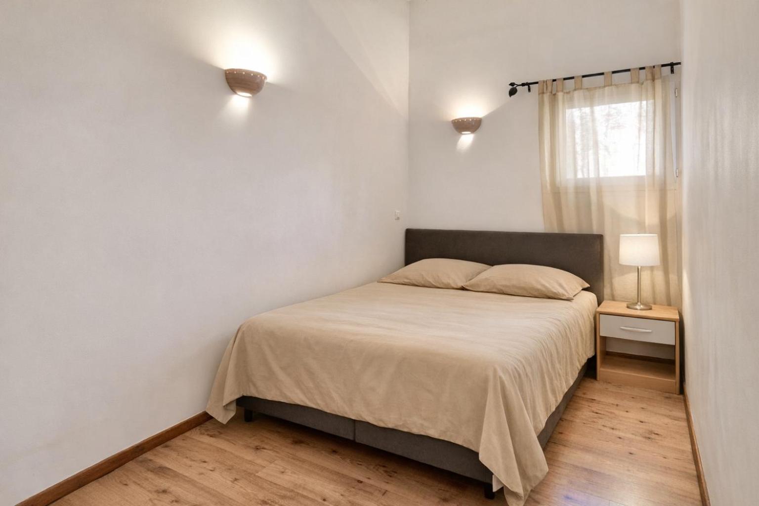 One-Bedroom House photo 1
