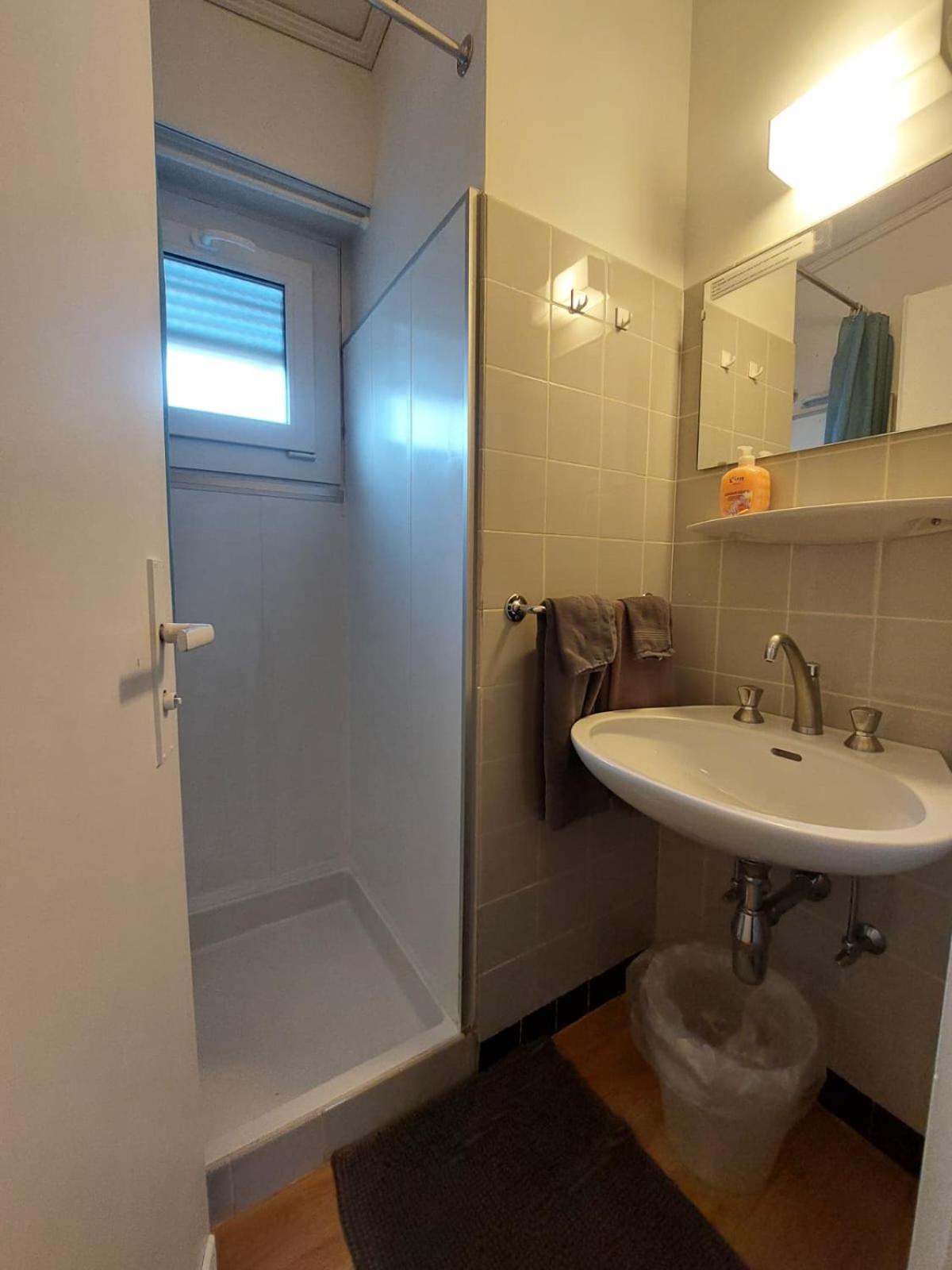 Bungalow with Twin Beds and Private Parking