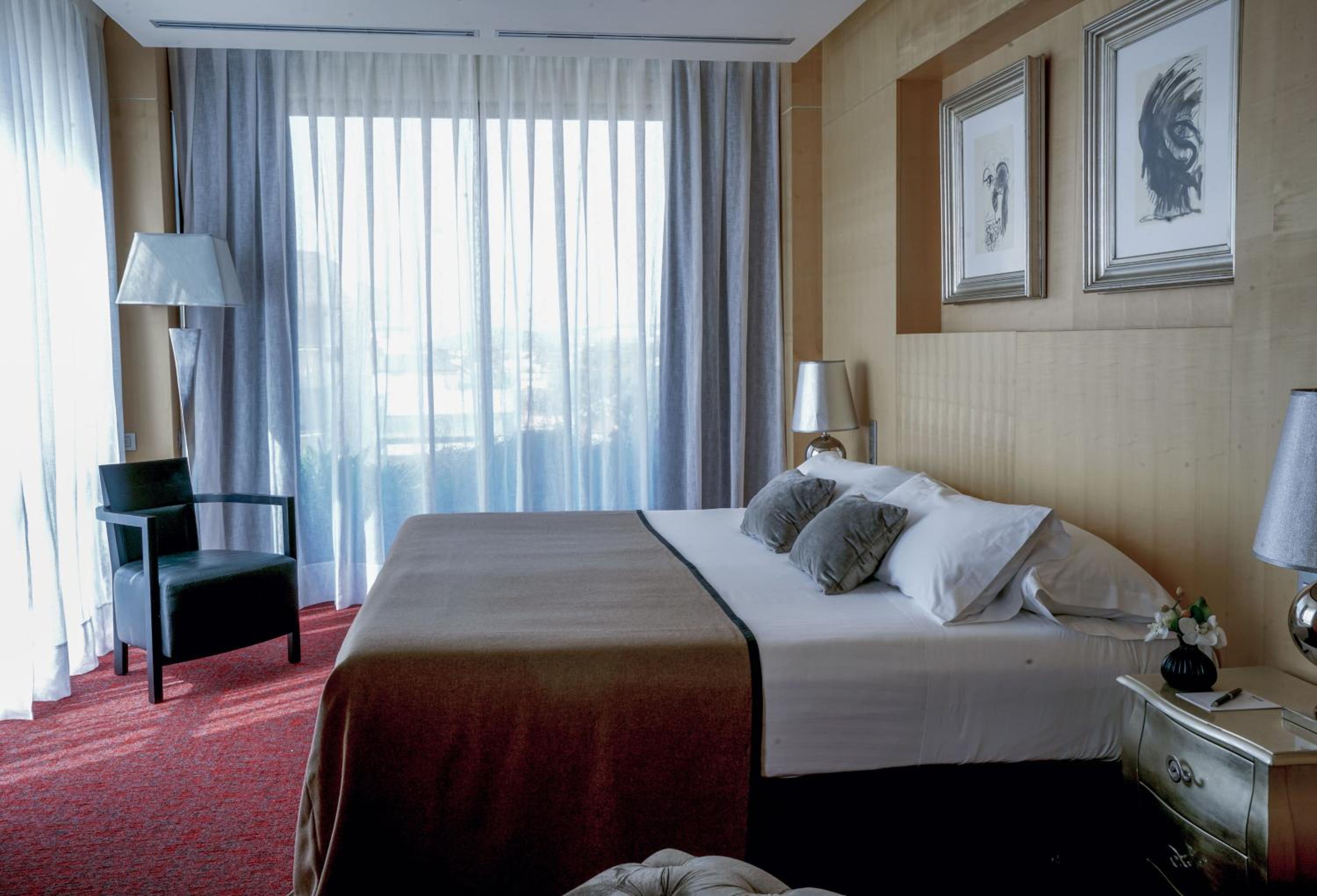 Two Bedroom Junior Suite City View - Photo 2