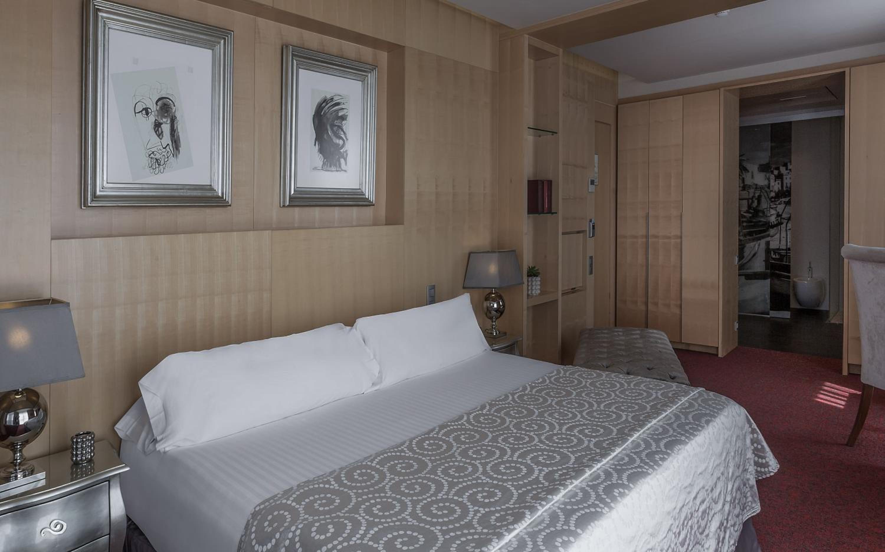 Two Bedroom Junior Suite Sea View - Photo 3