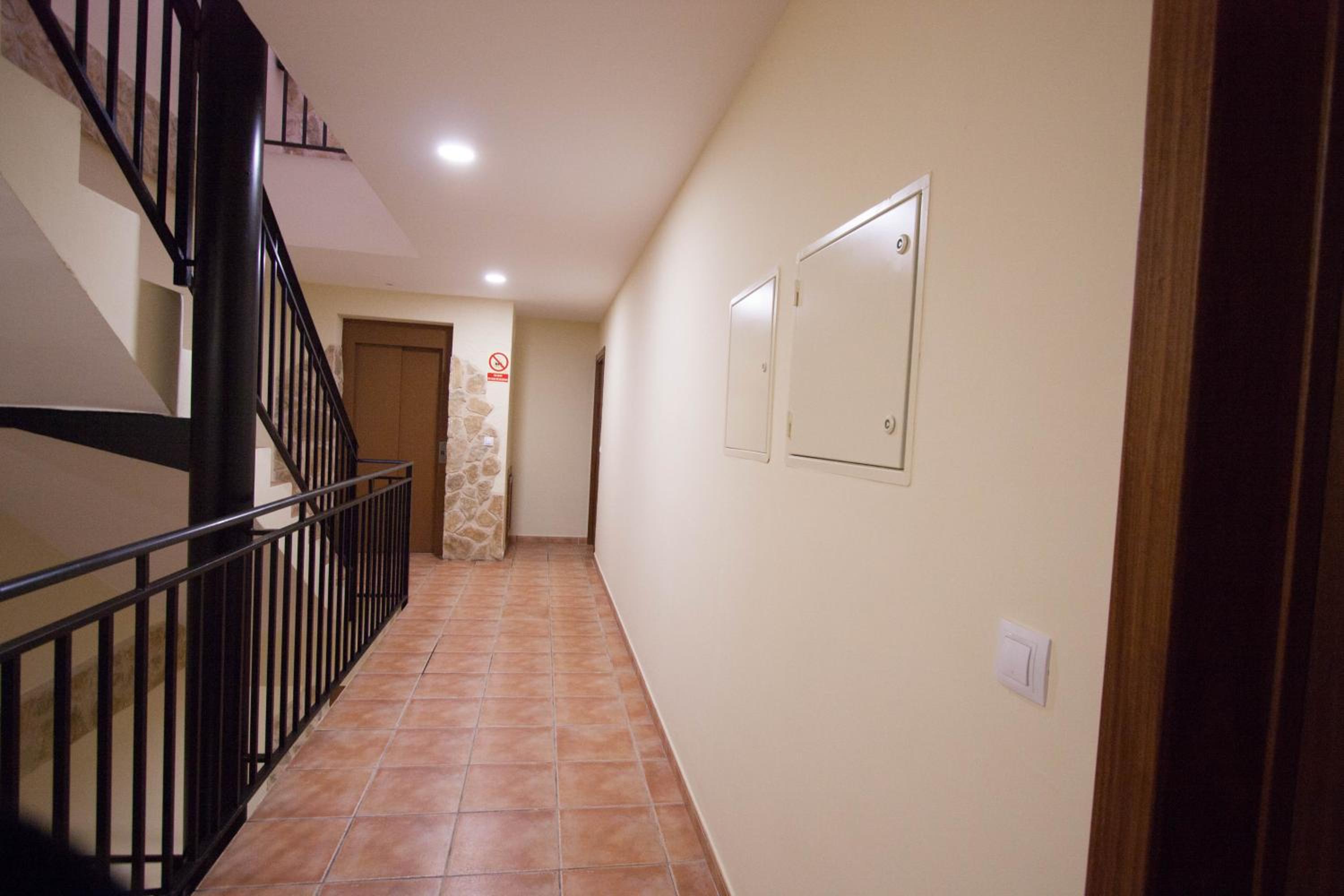 Apartment with Mountain View - Photo 14