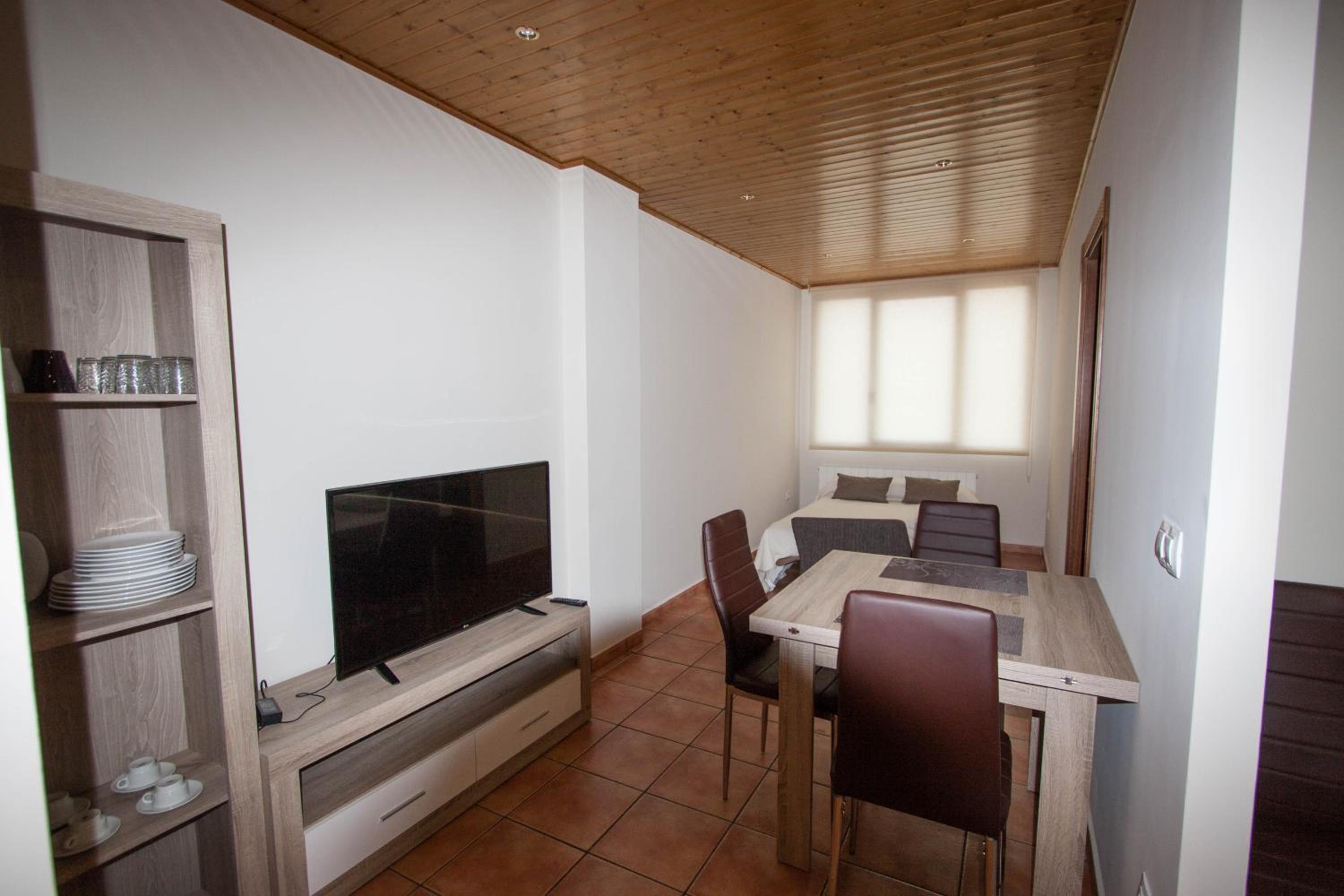 Apartment with Mountain View - Photo 15