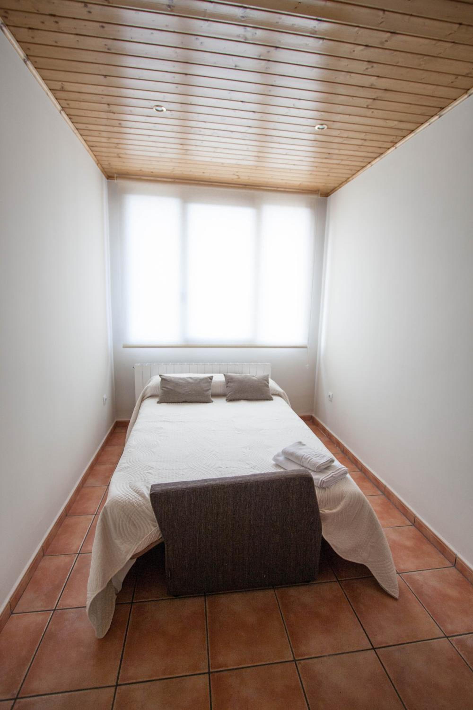 Apartment with Mountain View - Photo 12
