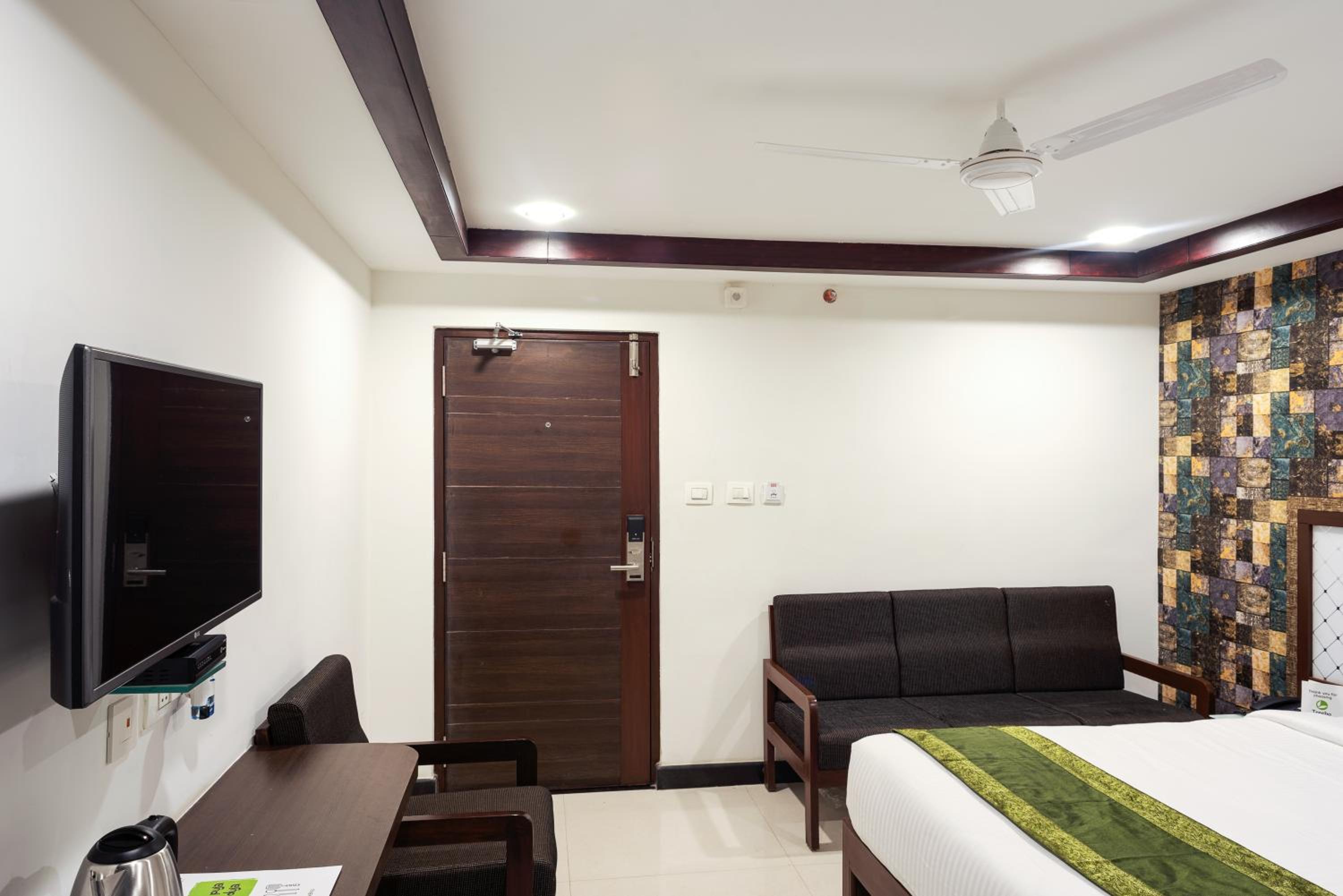 Deluxe Double or Twin Room photo 3