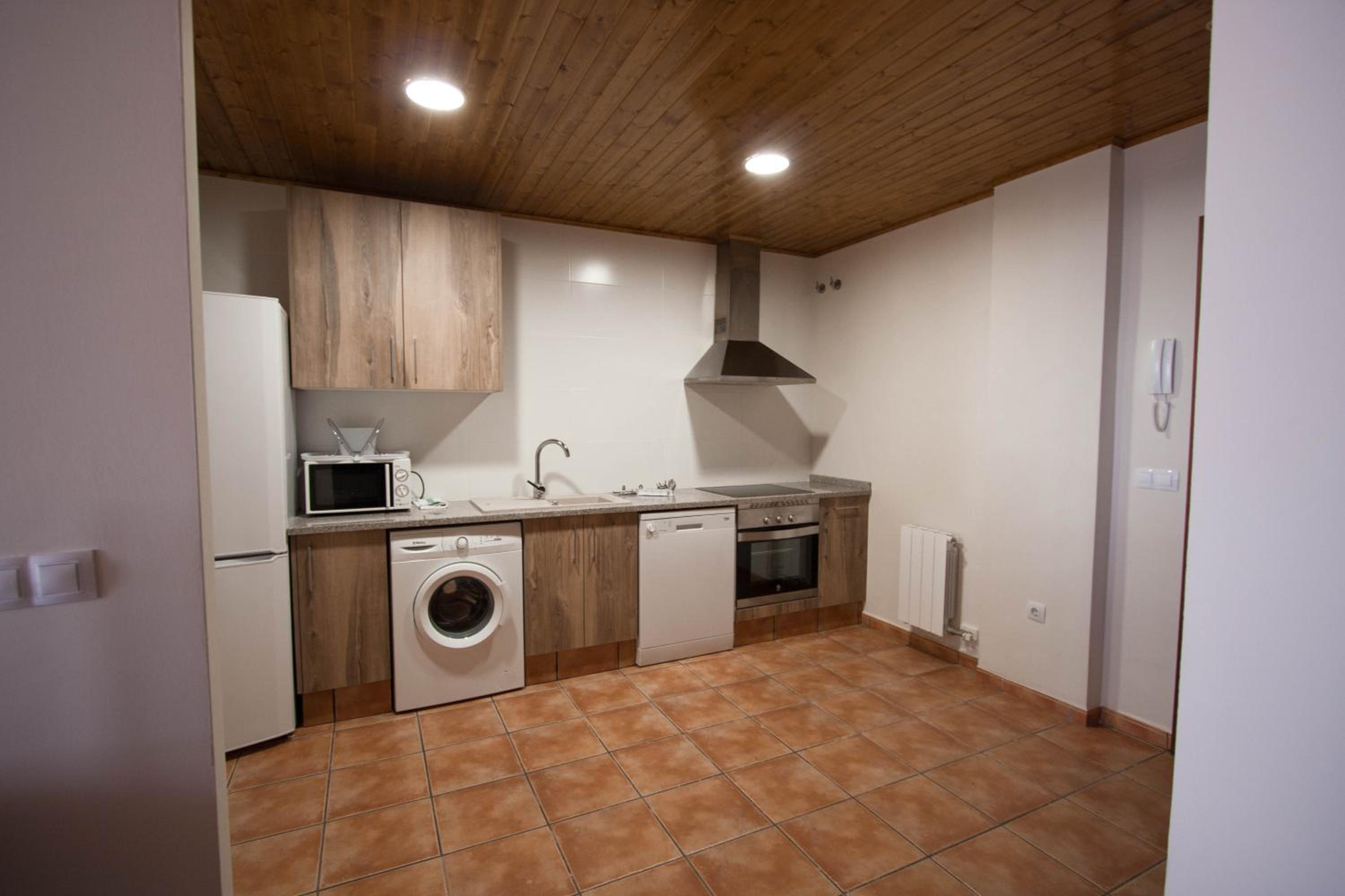Apartment with Mountain View - Photo 16