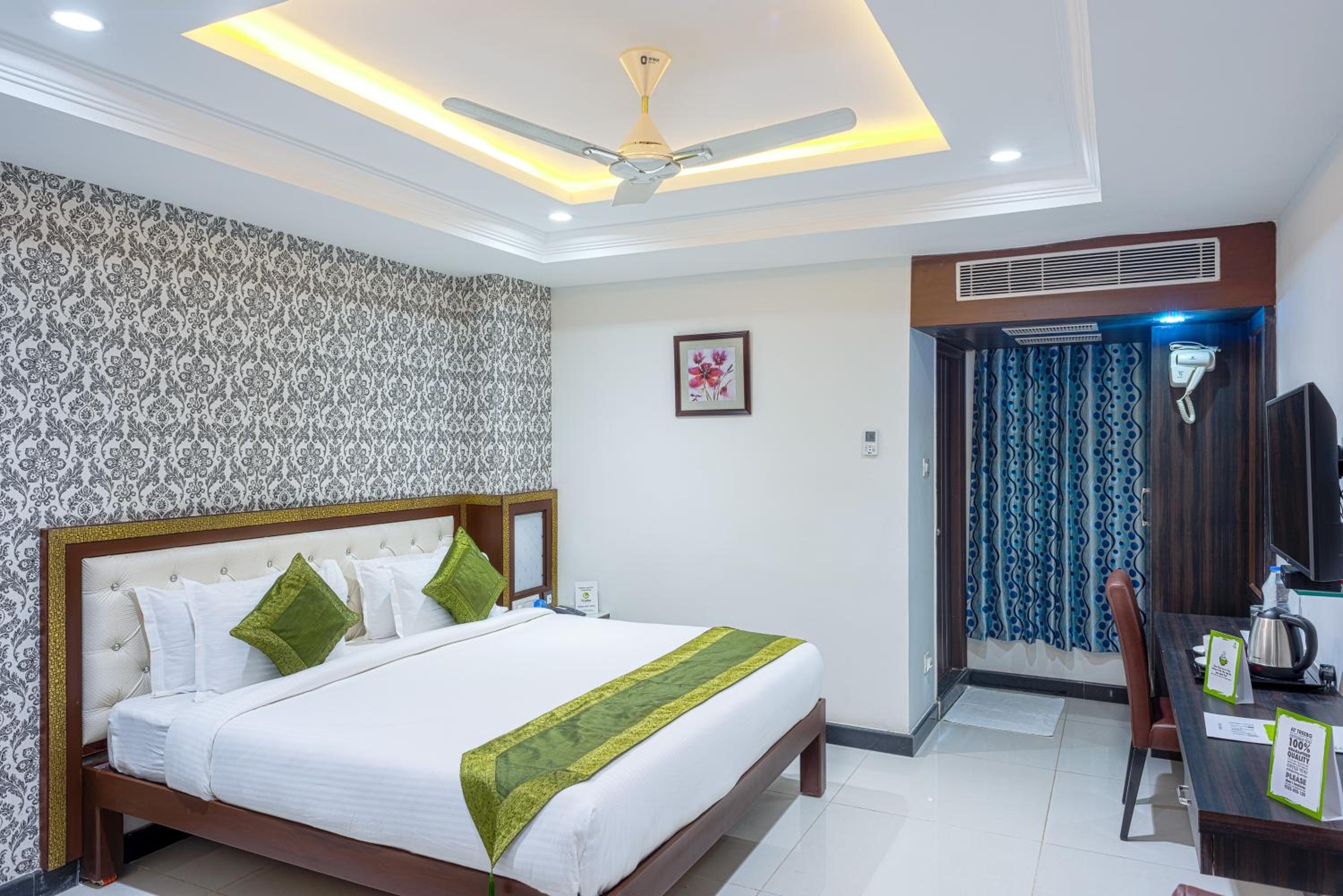 Standard Double or Twin Room photo 1