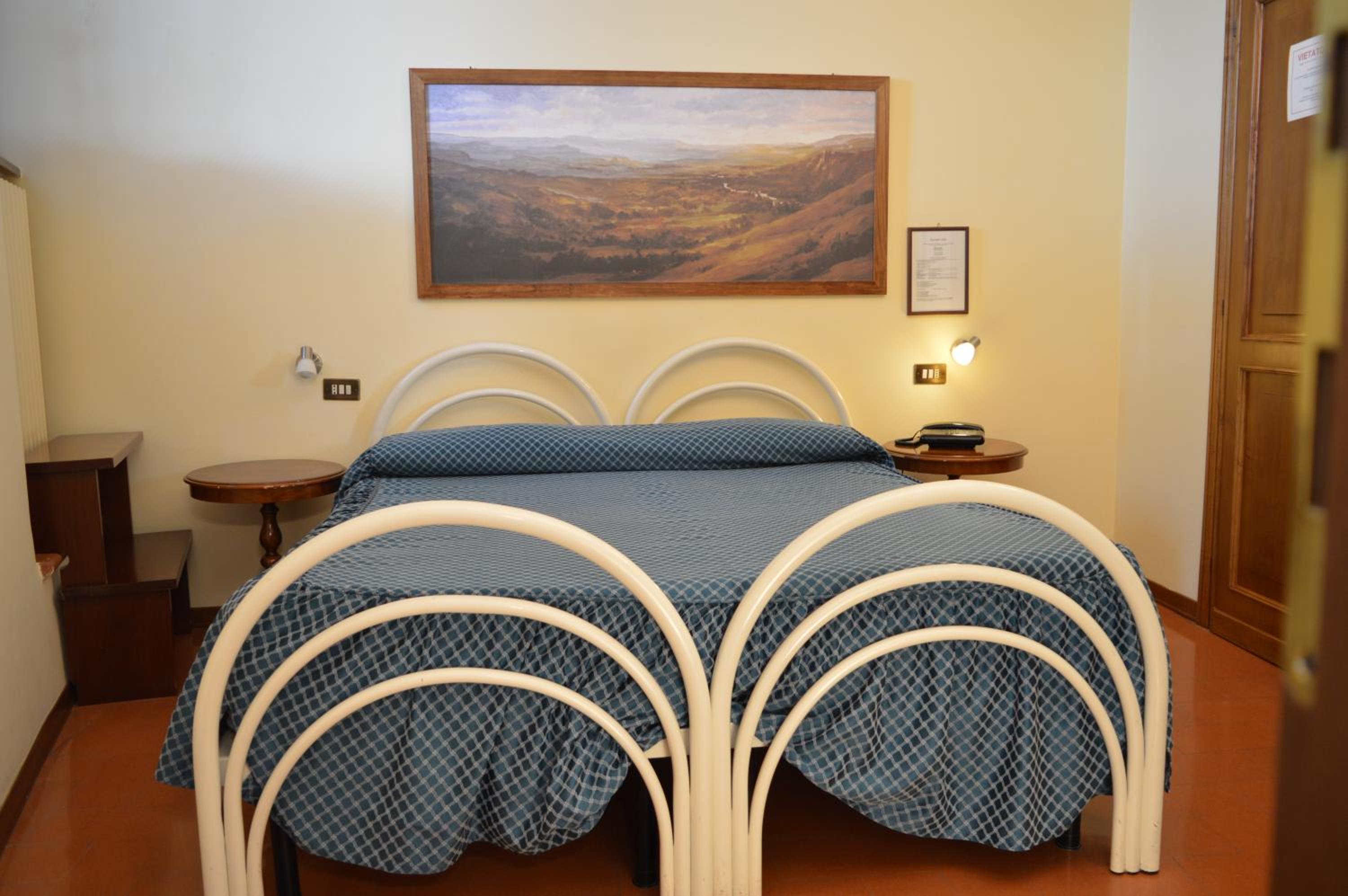 Double Room - Photo 19