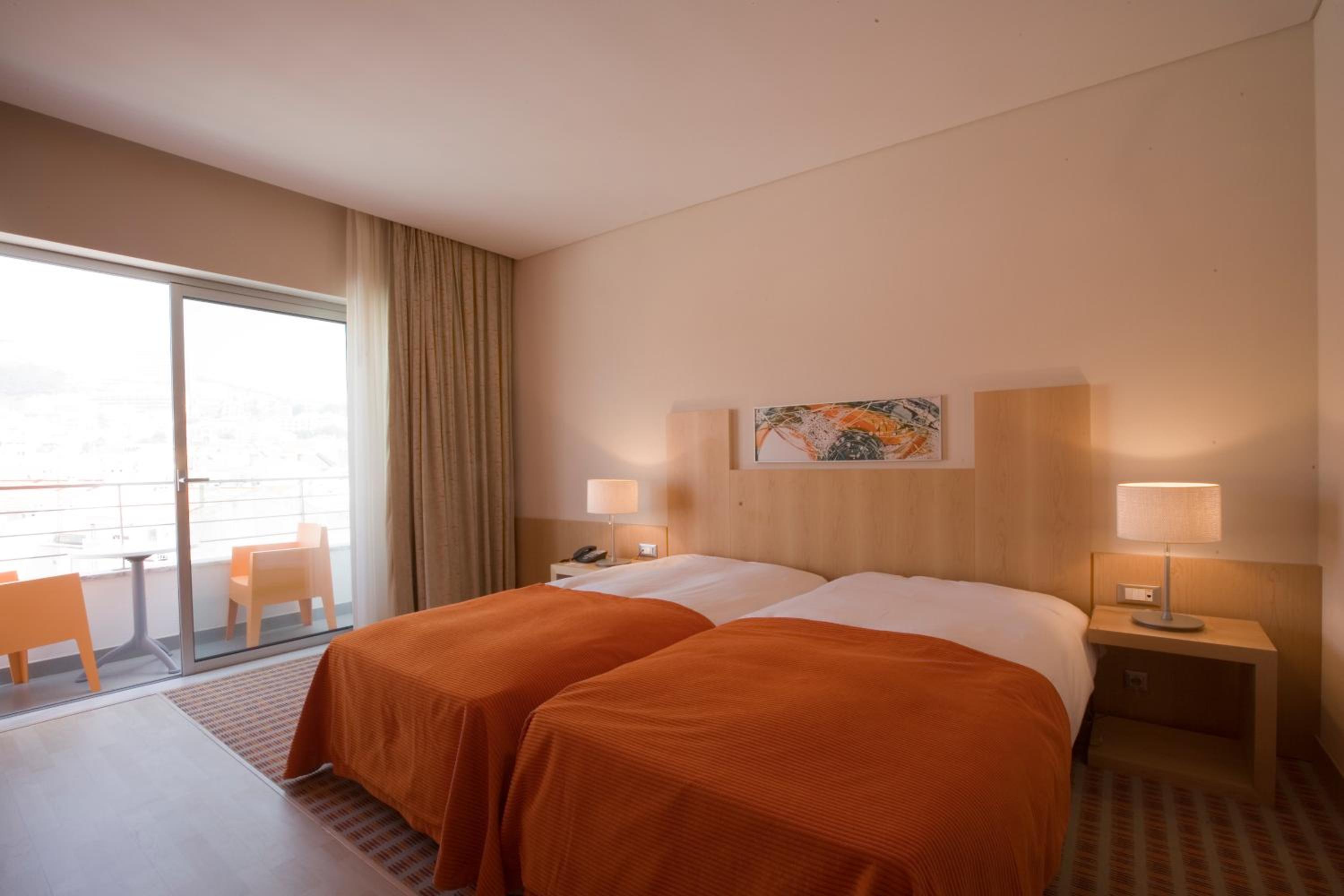 Double or Twin Room with Balcony - Photo 7