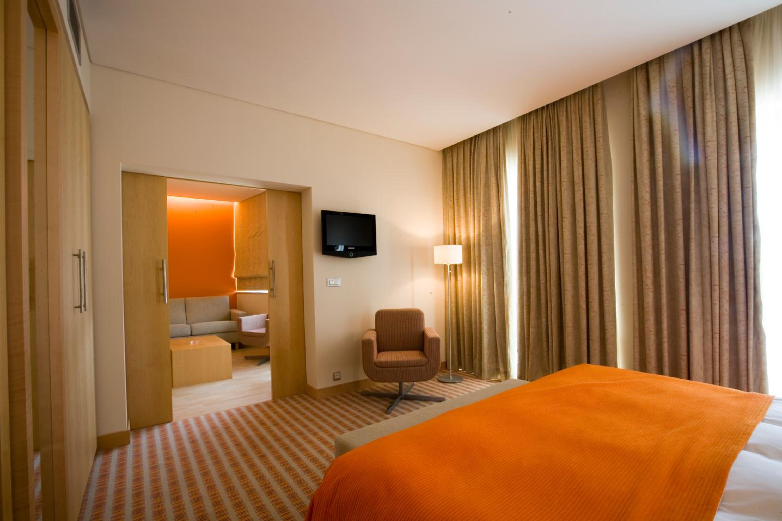 Suite - Photo 8